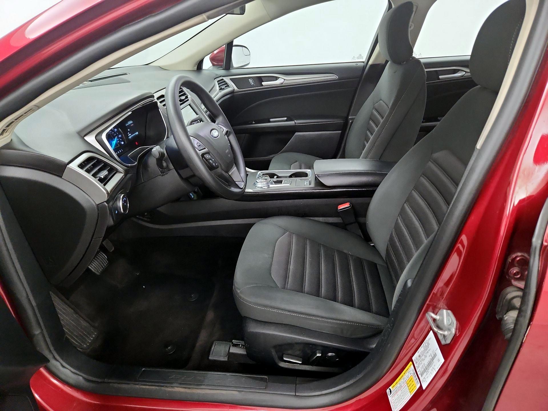Thumbnail: 2017 Ford Fusion - 11