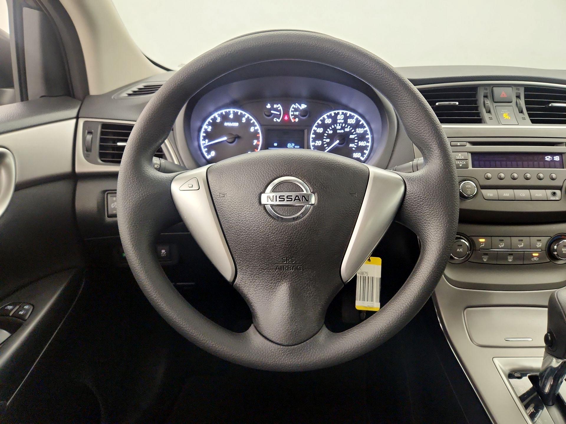 Thumbnail: 2013 Nissan Sentra - 10