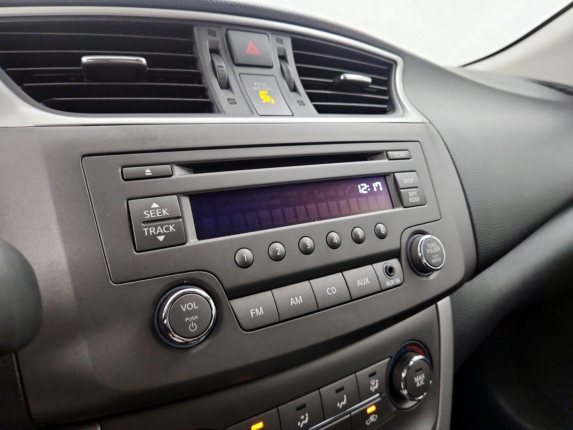 Thumbnail: 2013 Nissan Sentra - 14