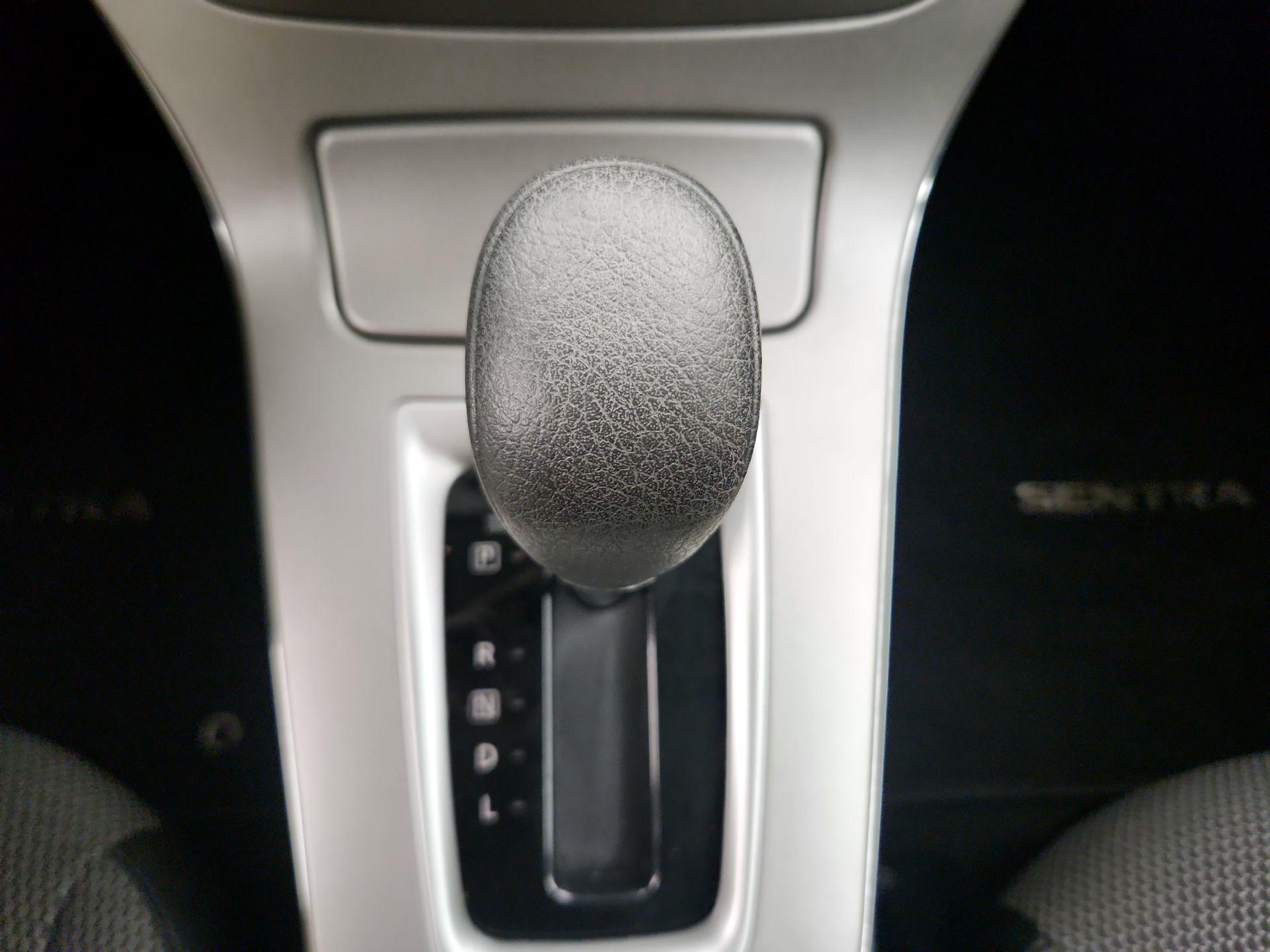 Thumbnail: 2013 Nissan Sentra - 16