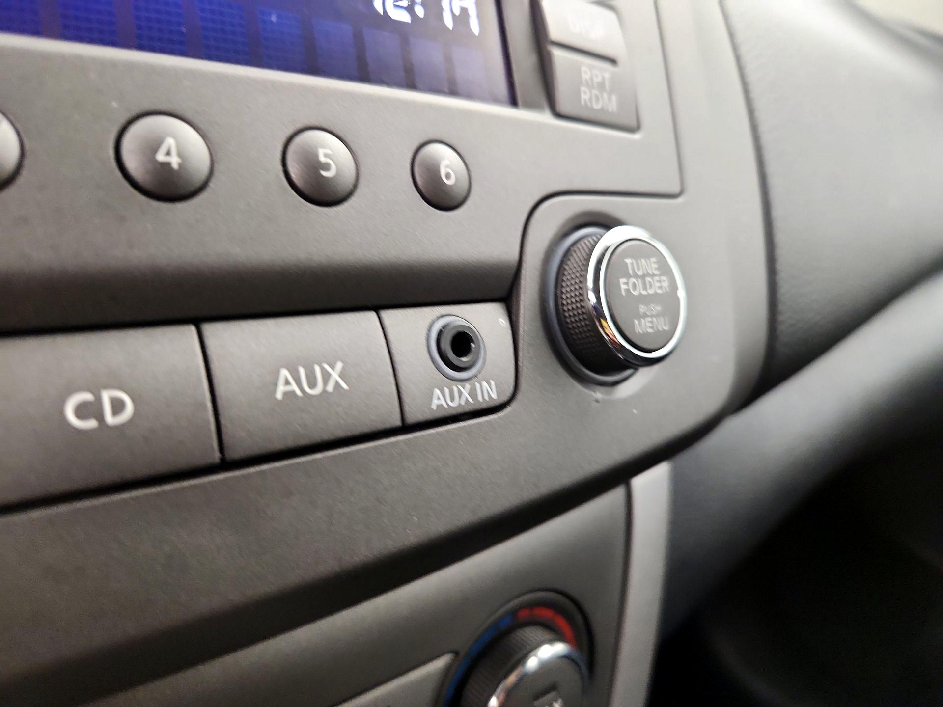 Thumbnail: 2013 Nissan Sentra - 17