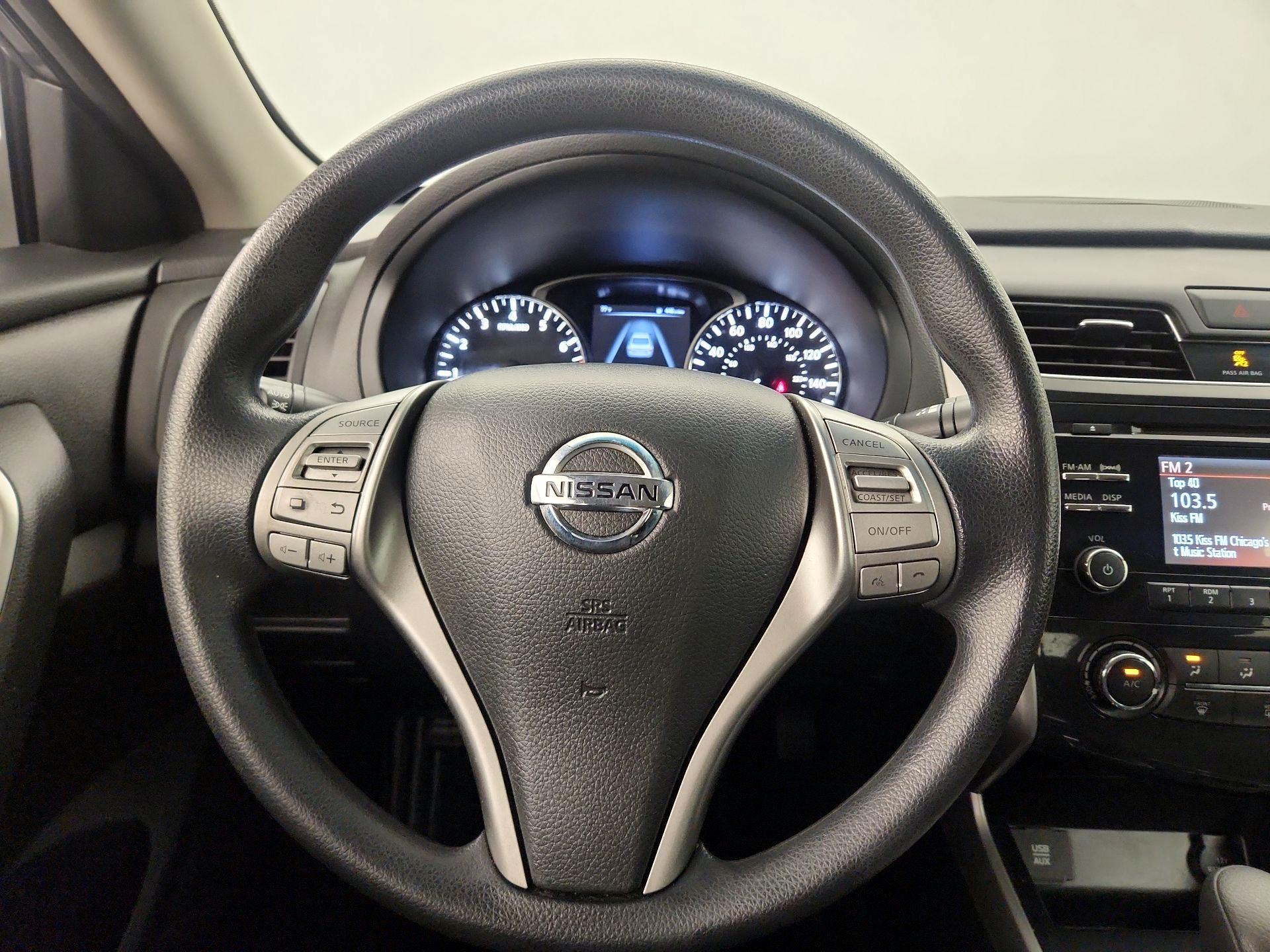 Thumbnail: 2015 Nissan Altima - 10