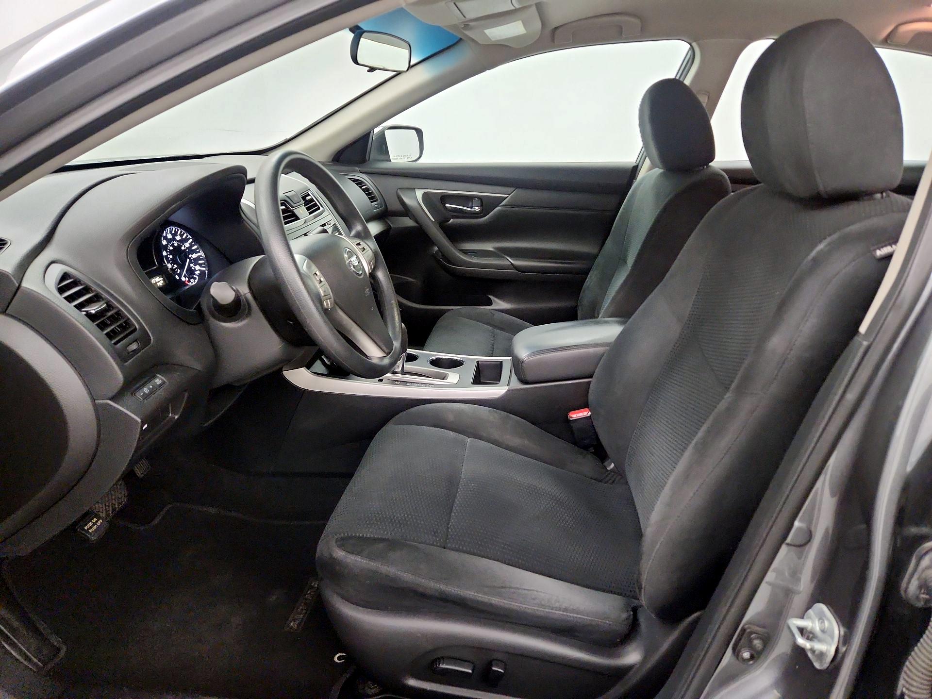 Thumbnail: 2015 Nissan Altima - 11