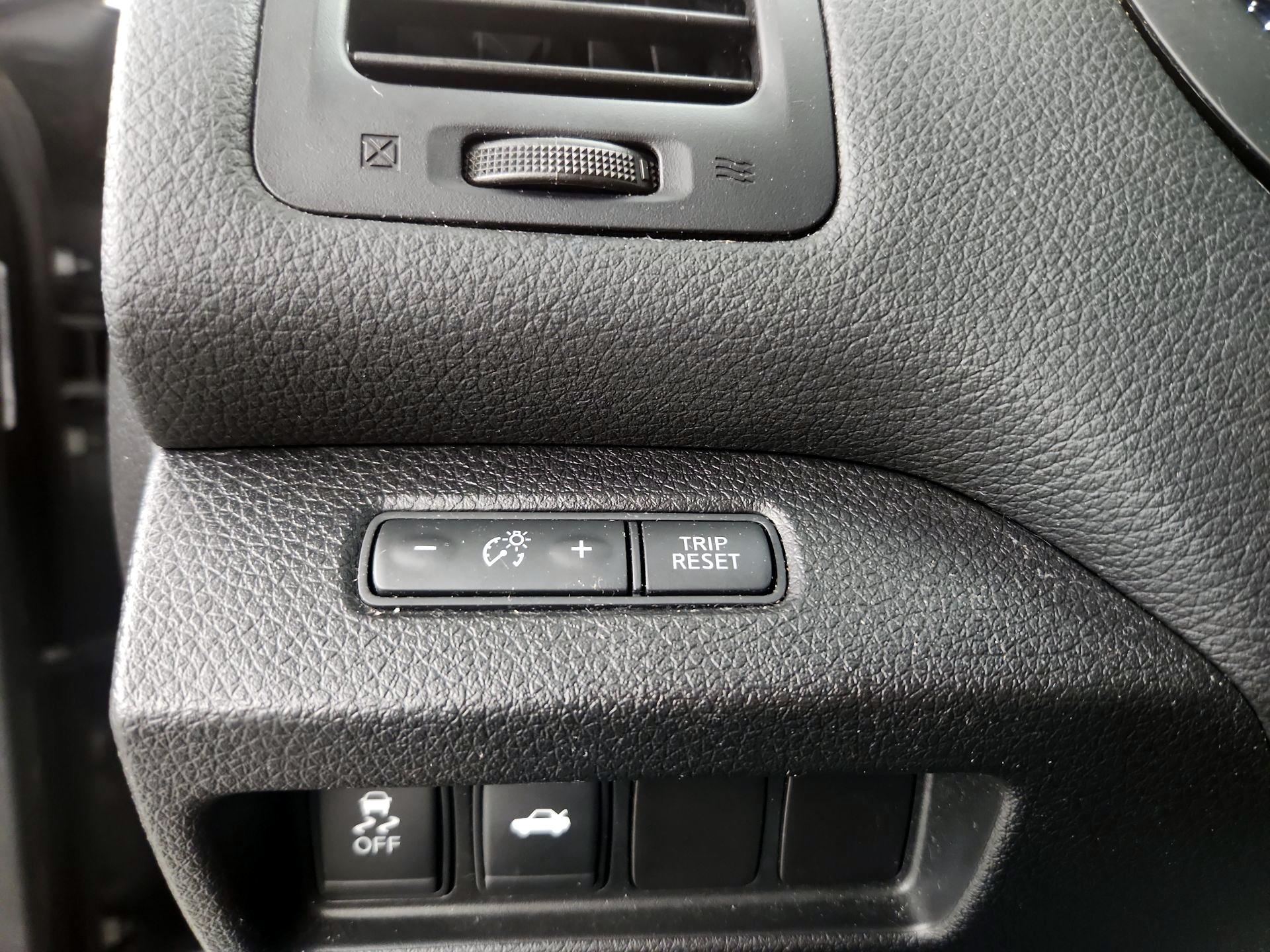 Thumbnail: 2015 Nissan Altima - 13