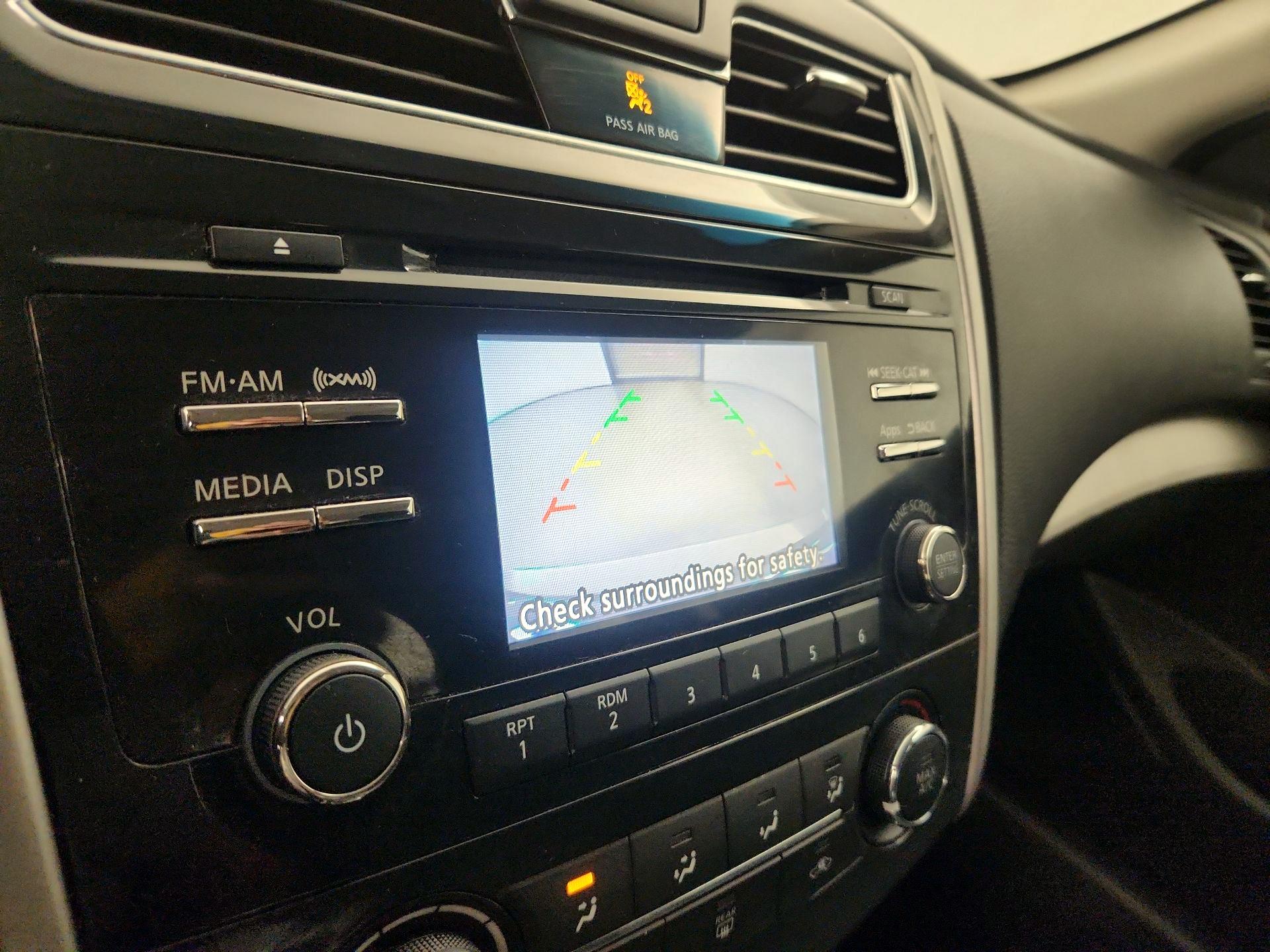 Thumbnail: 2015 Nissan Altima - 14