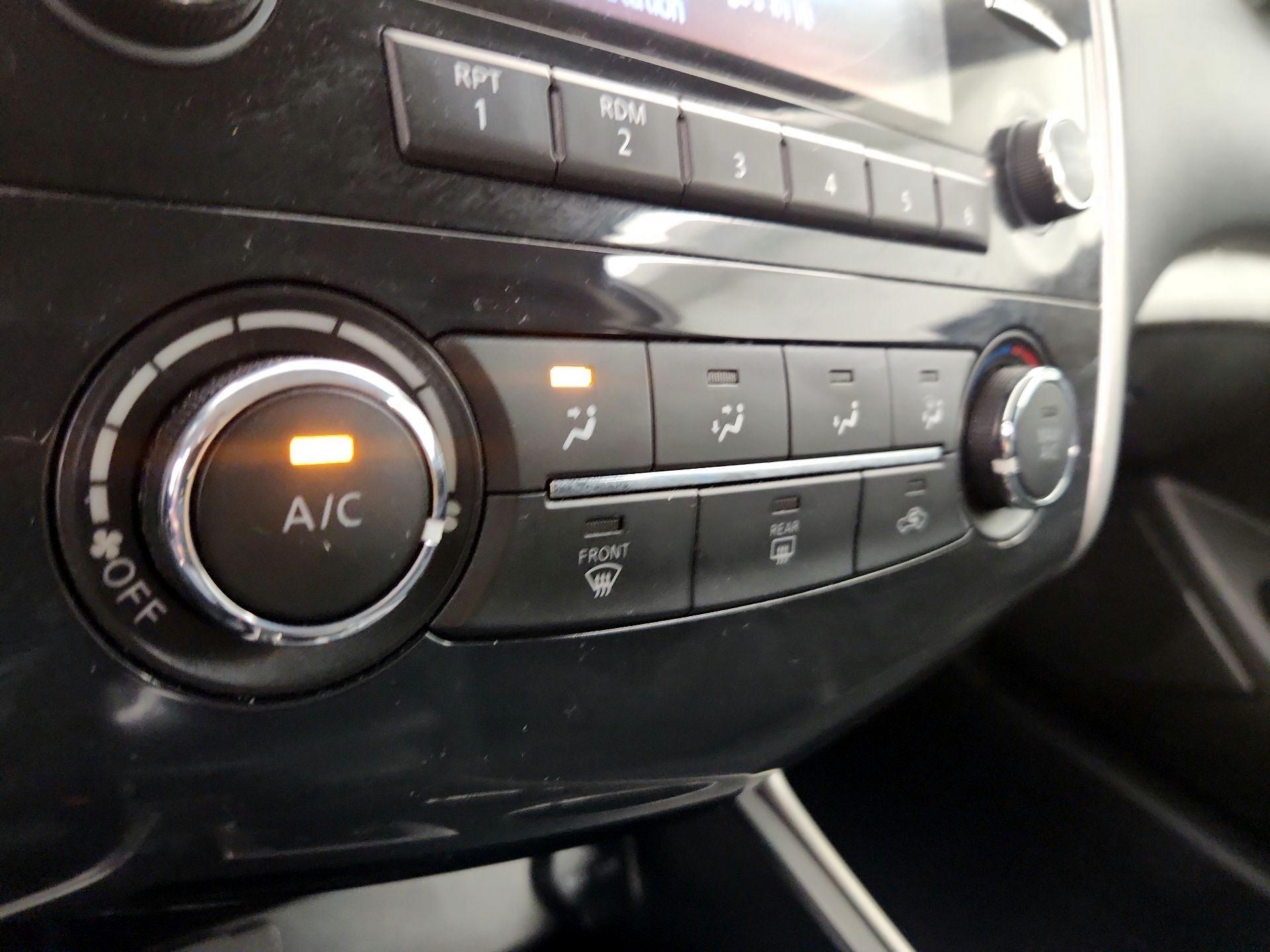 Thumbnail: 2015 Nissan Altima - 16