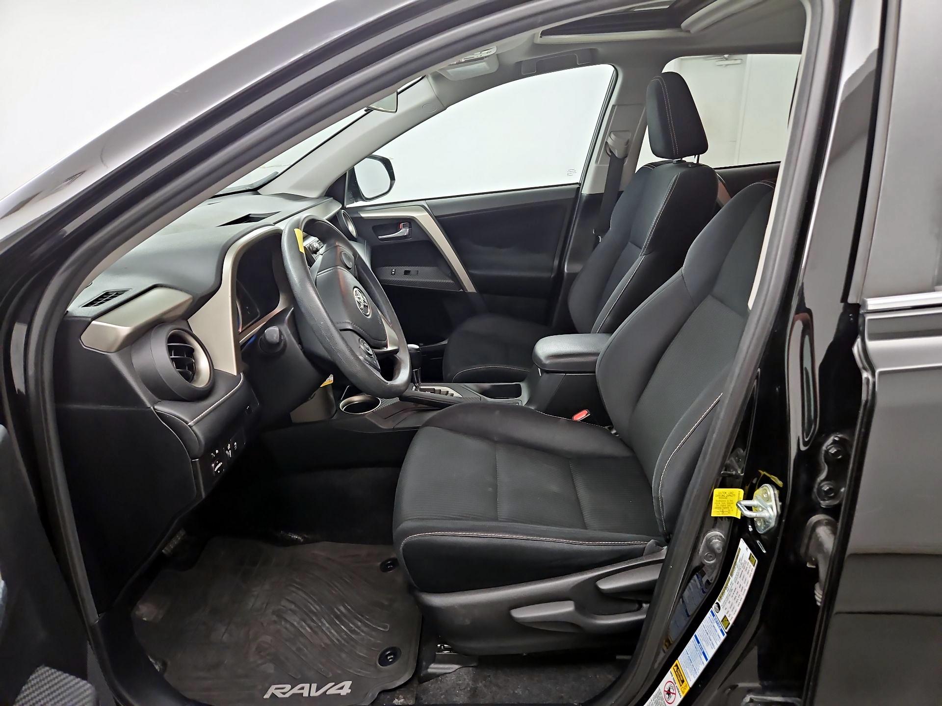 Thumbnail: 2015 Toyota RAV4 - 9