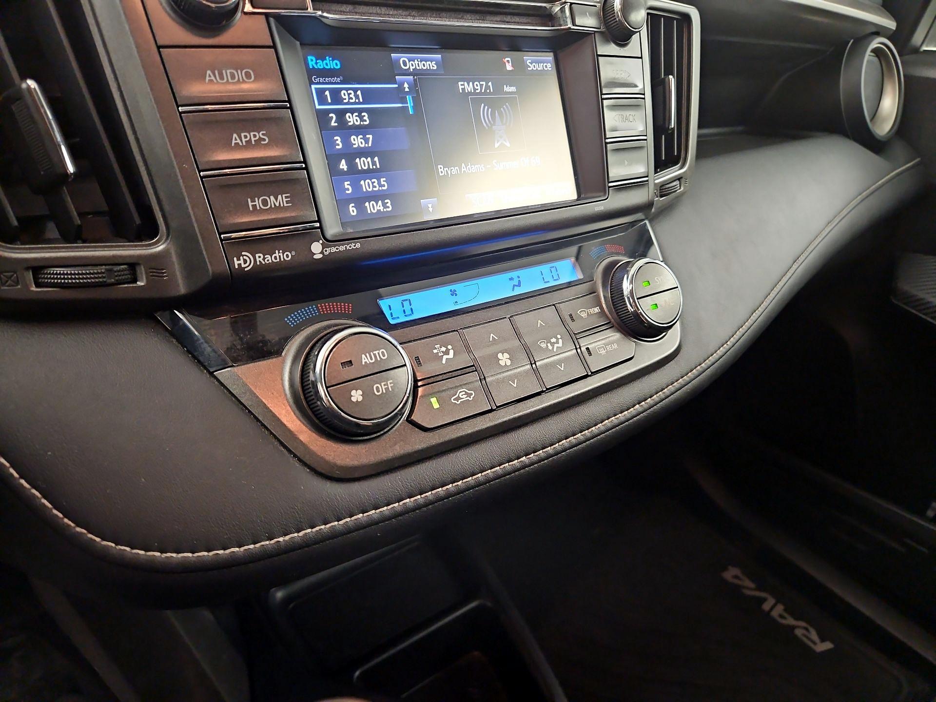 Thumbnail: 2015 Toyota RAV4 - 14