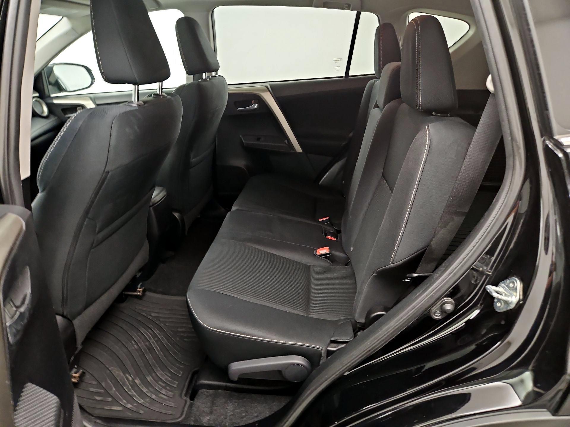 Thumbnail: 2015 Toyota RAV4 - 18