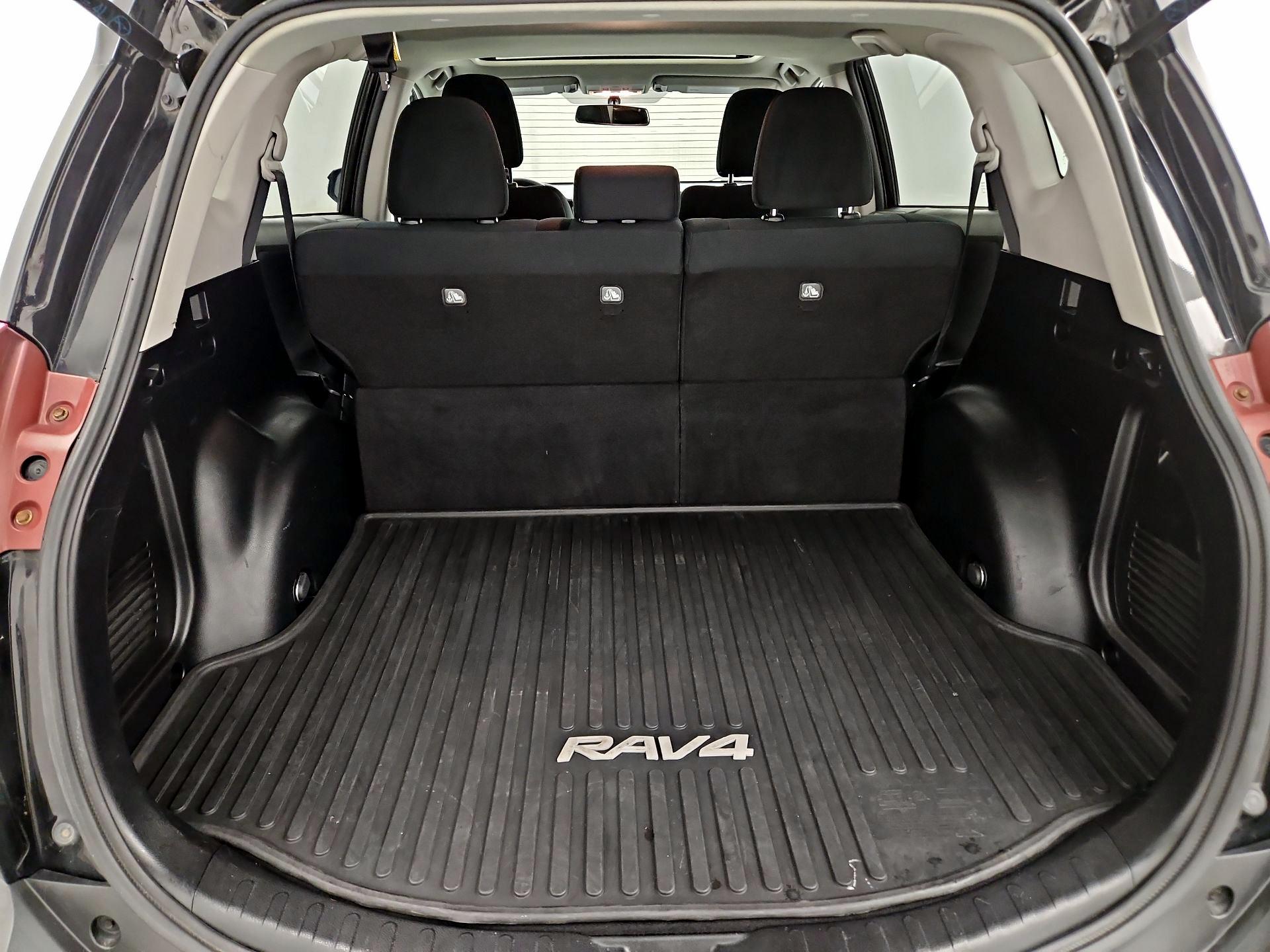 Thumbnail: 2015 Toyota RAV4 - 19