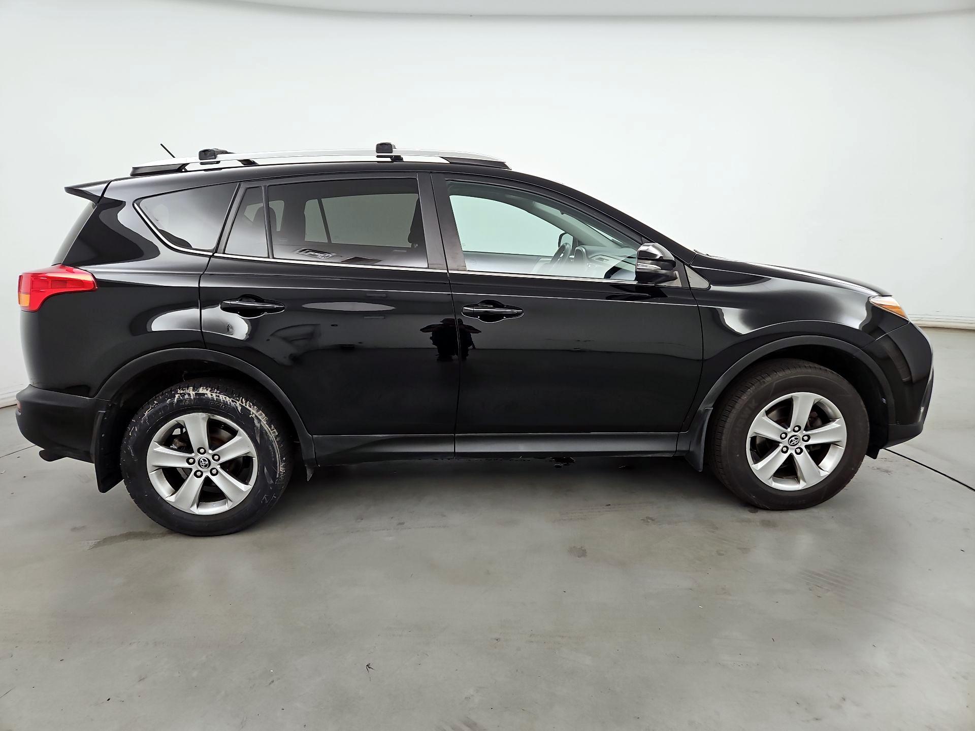 Thumbnail: 2015 Toyota RAV4 - 4