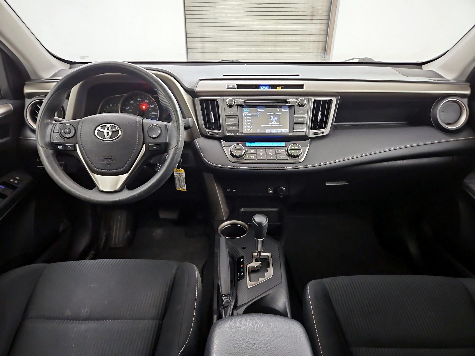 Thumbnail: 2015 Toyota RAV4 - 8