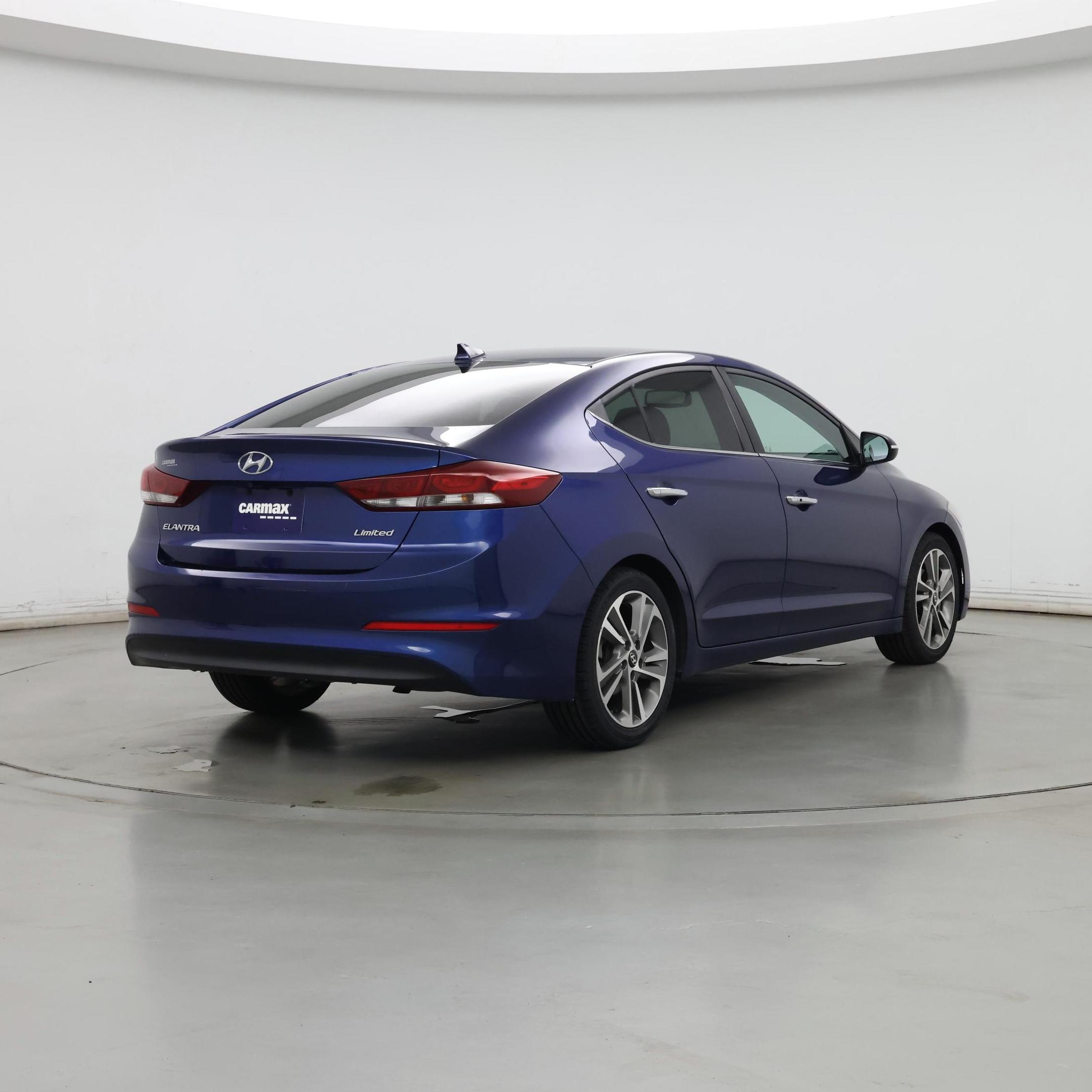 Thumbnail: 2017 Hyundai Elantra - 8