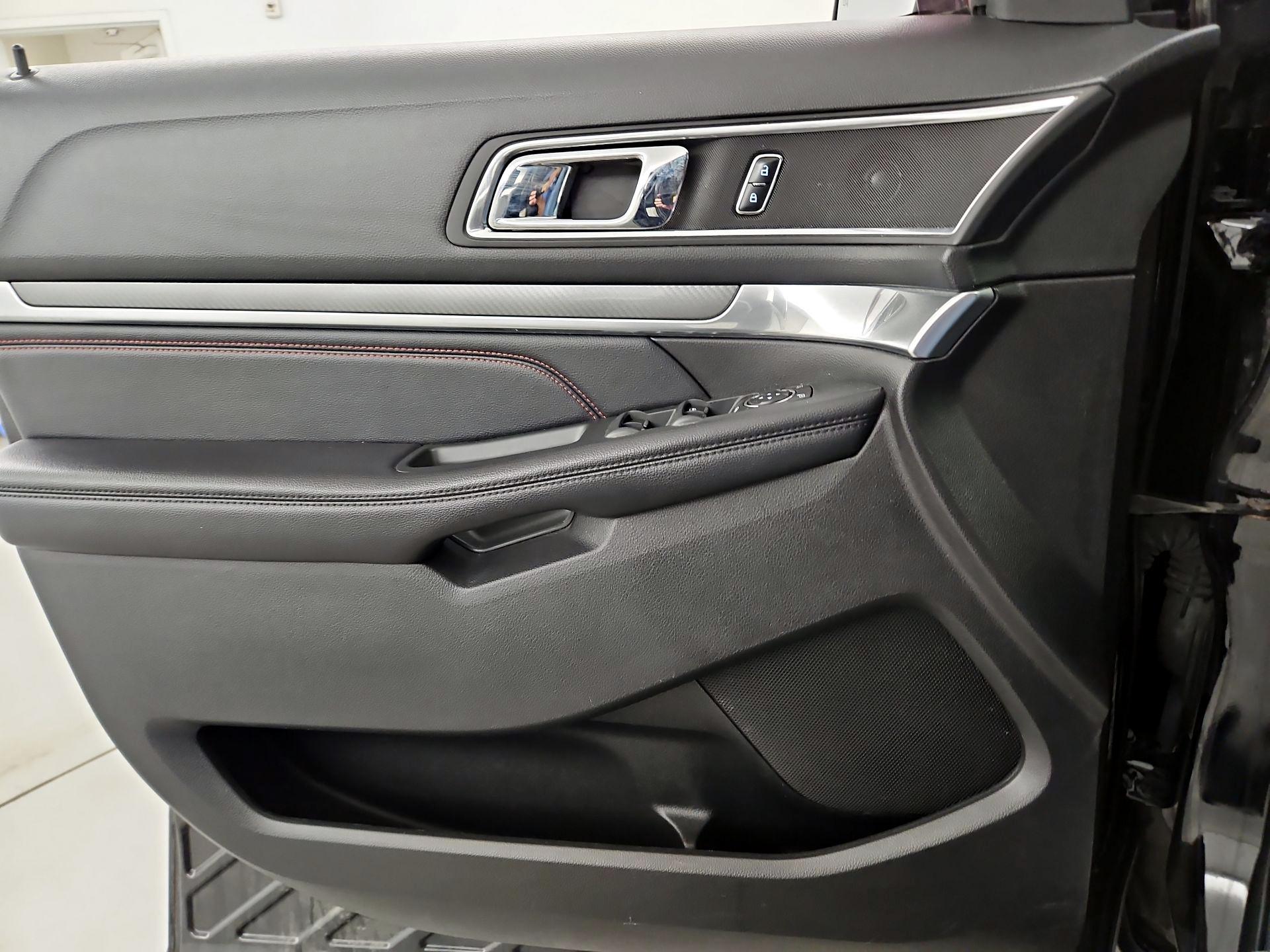 Thumbnail: 2017 Ford Explorer - 12