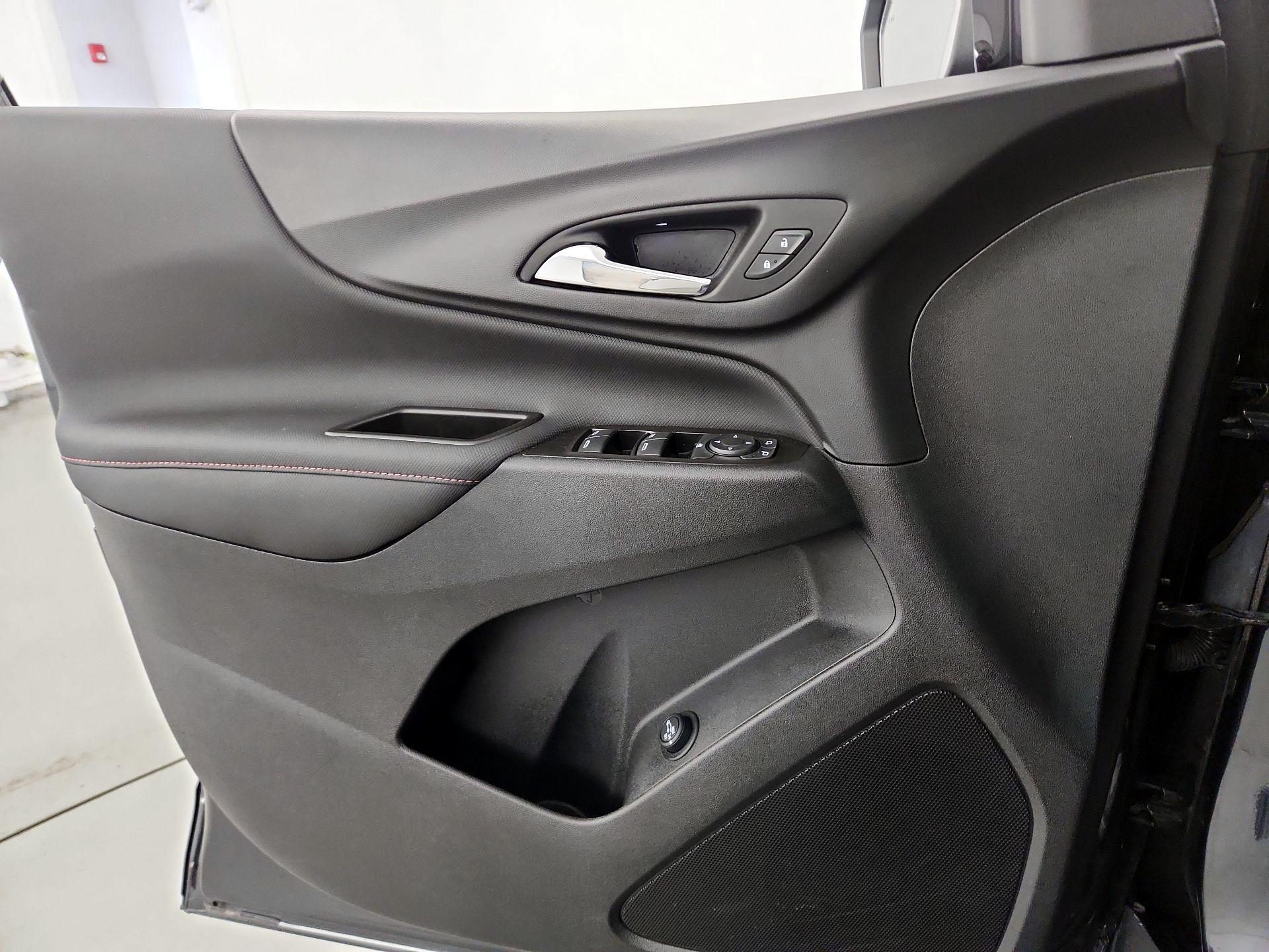 Thumbnail: 2022 Chevrolet Equinox - 12