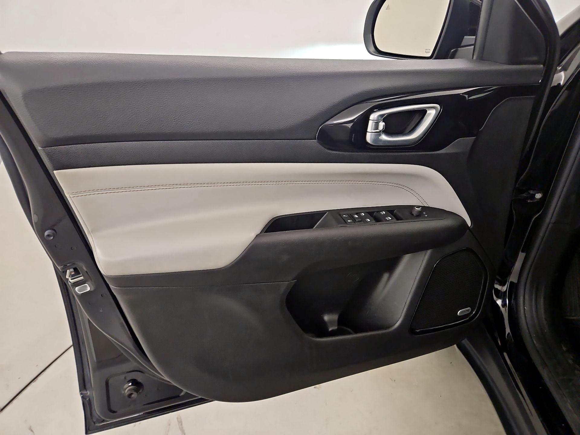 Thumbnail: 2022 Jeep Compass - 12