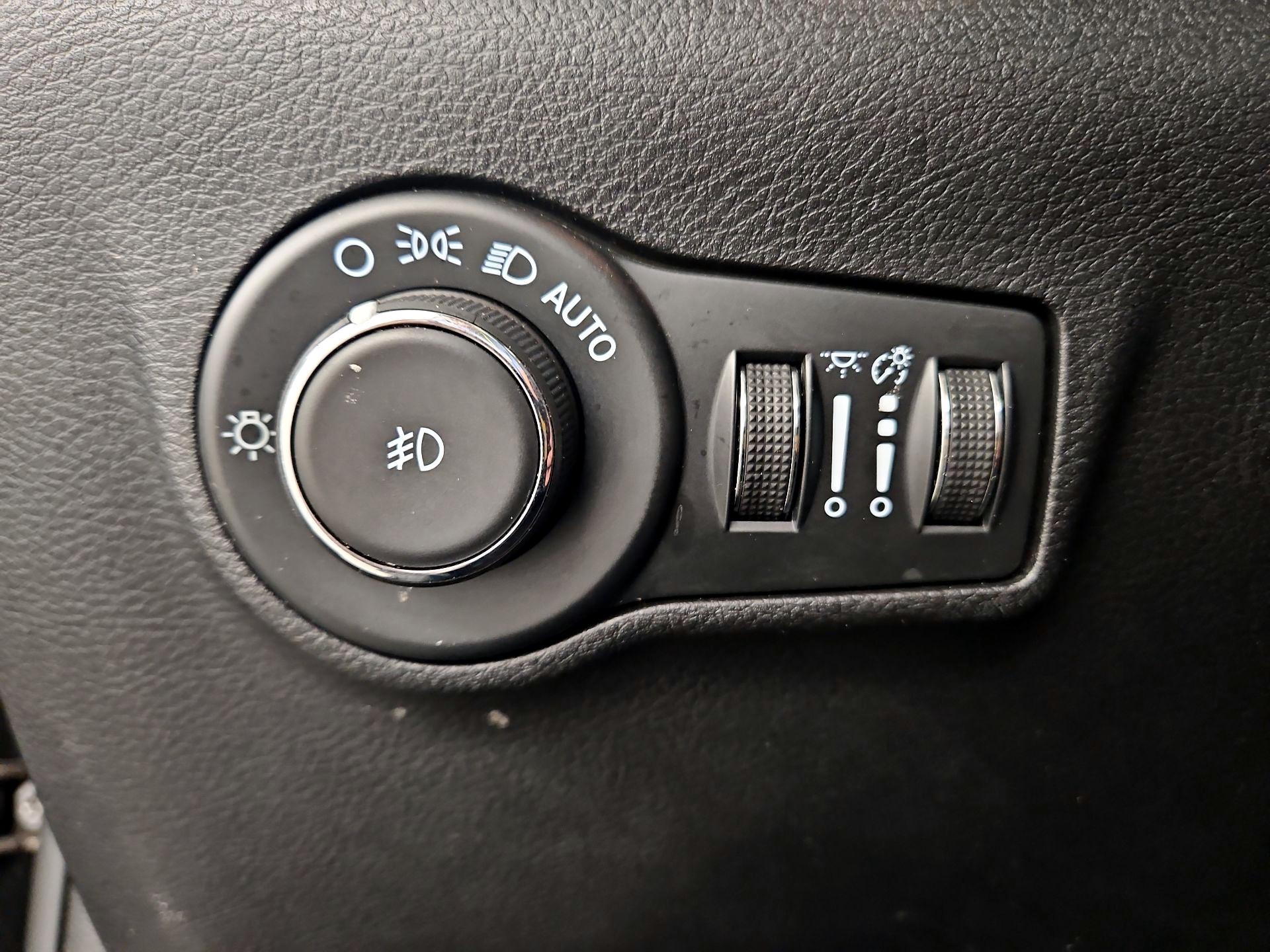 Thumbnail: 2022 Jeep Compass - 13