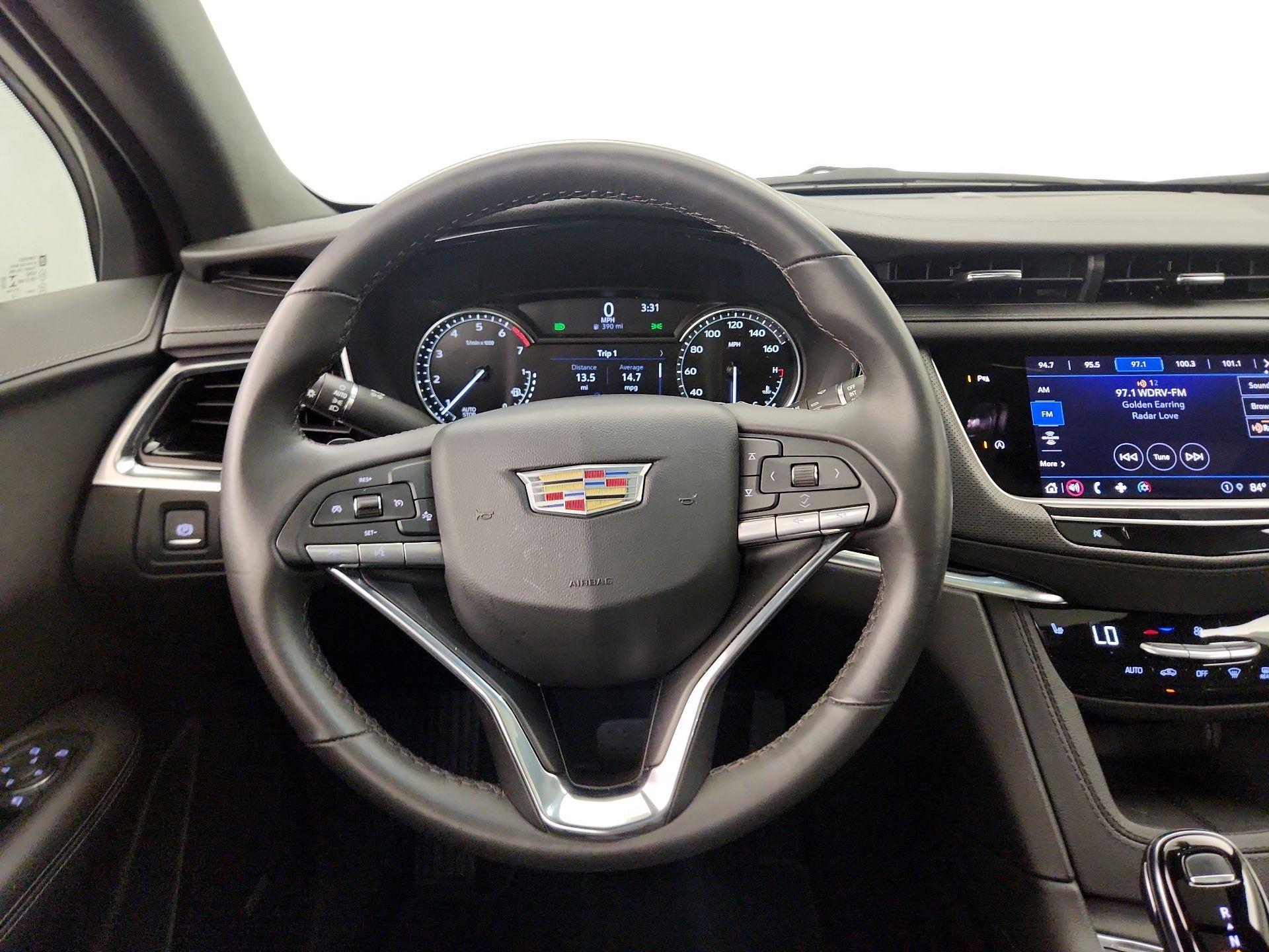 Thumbnail: 2023 Cadillac XT6 - 10