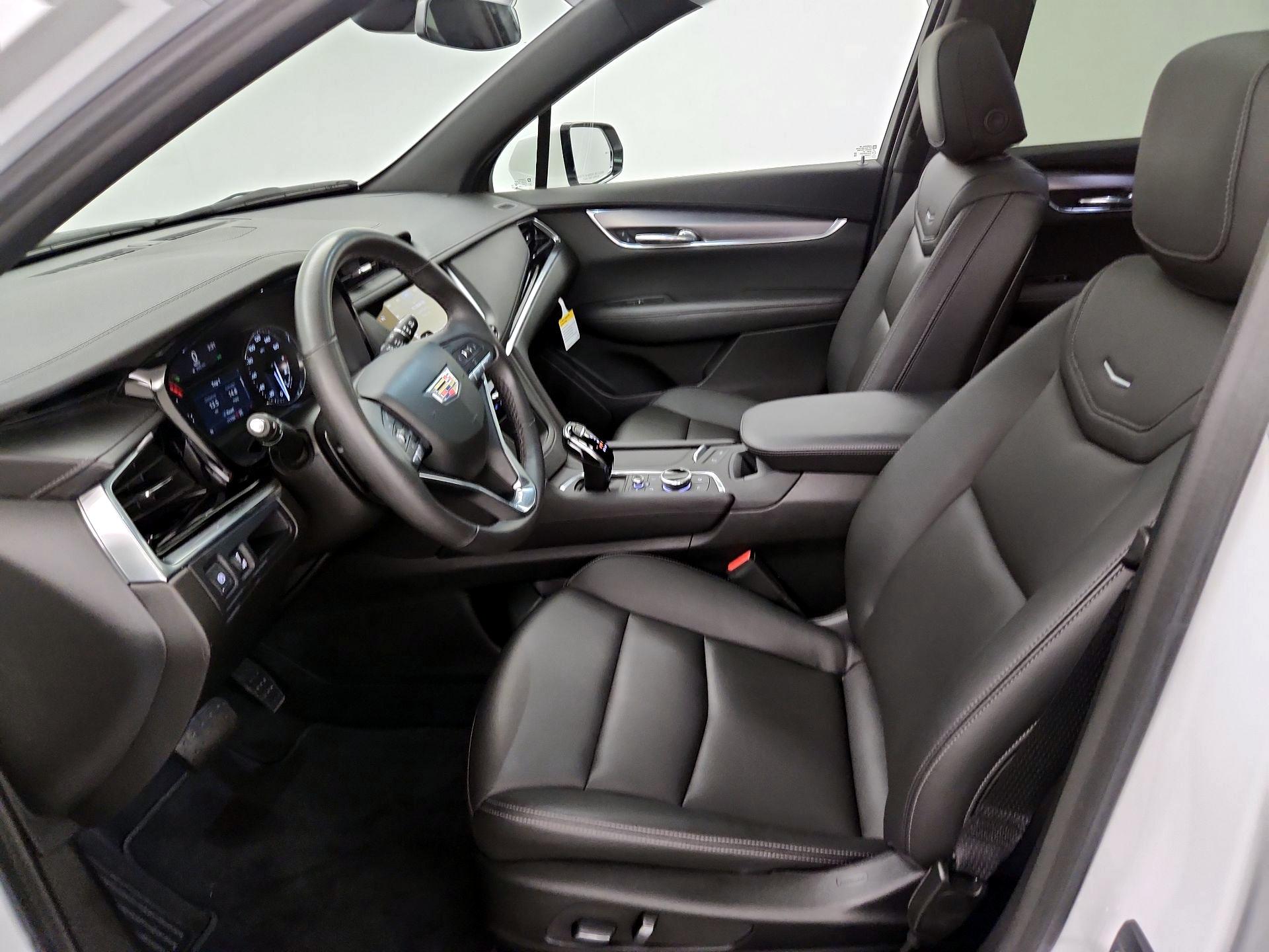 Thumbnail: 2023 Cadillac XT6 - 11