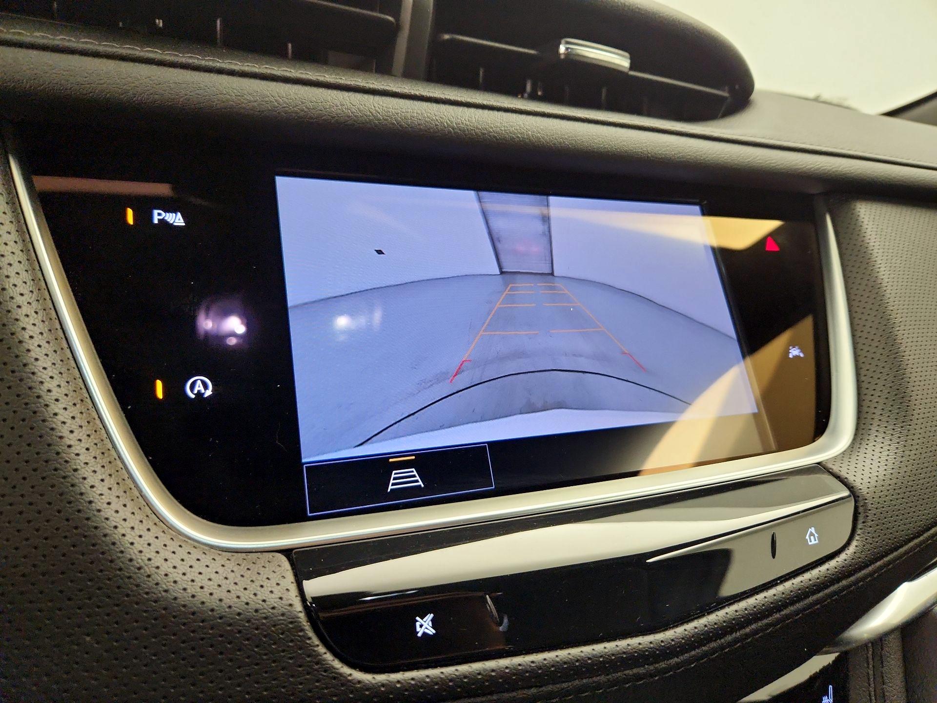 Thumbnail: 2023 Cadillac XT6 - 14