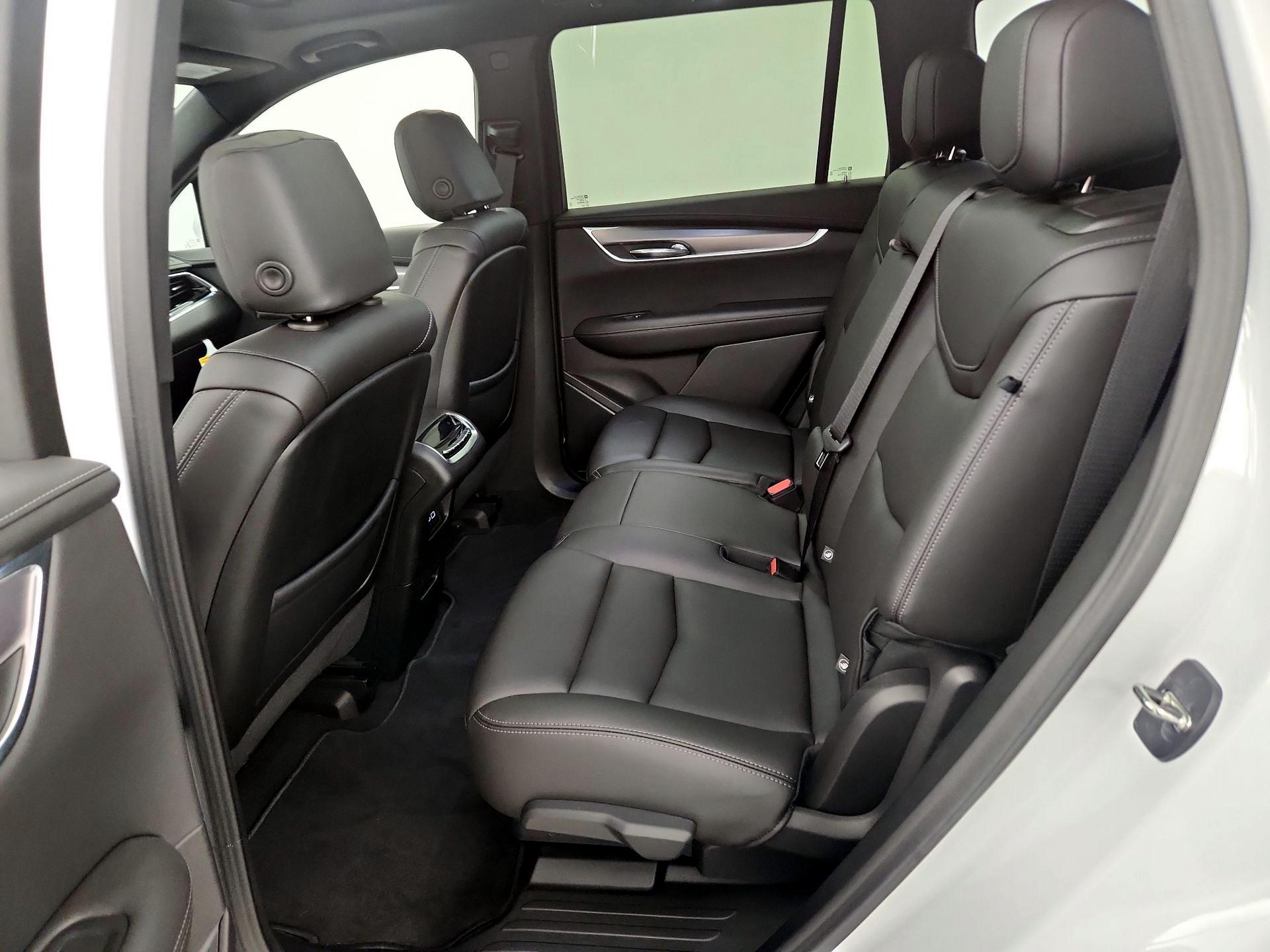 Thumbnail: 2023 Cadillac XT6 - 20