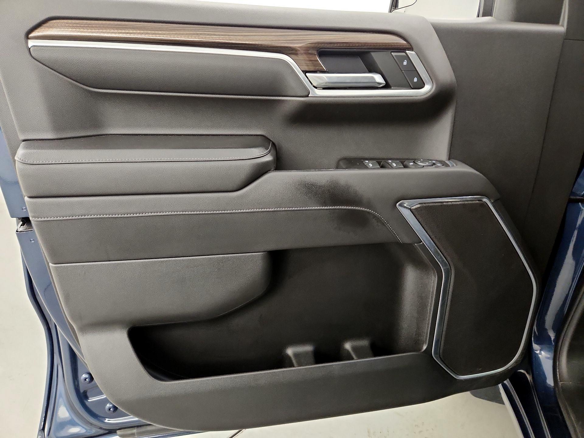 Thumbnail: 2022 Chevrolet Silverado 1500 - 12