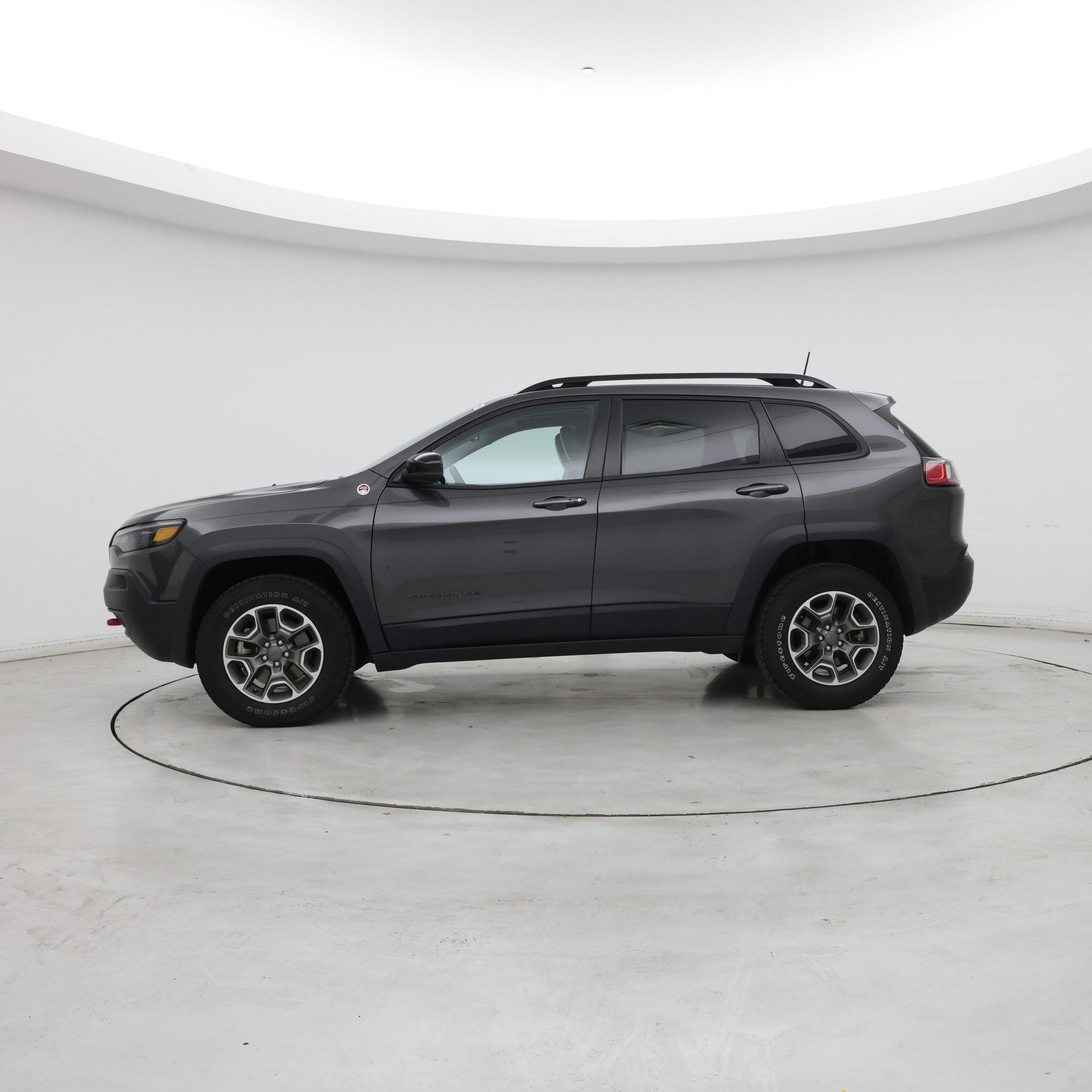 Thumbnail: 2022 Jeep Cherokee - 3