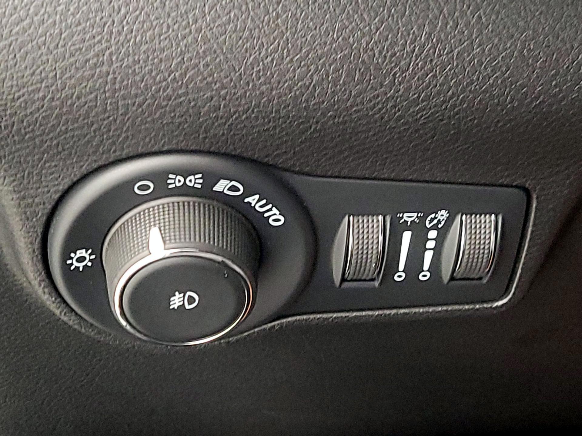 Thumbnail: 2022 Jeep Compass - 13