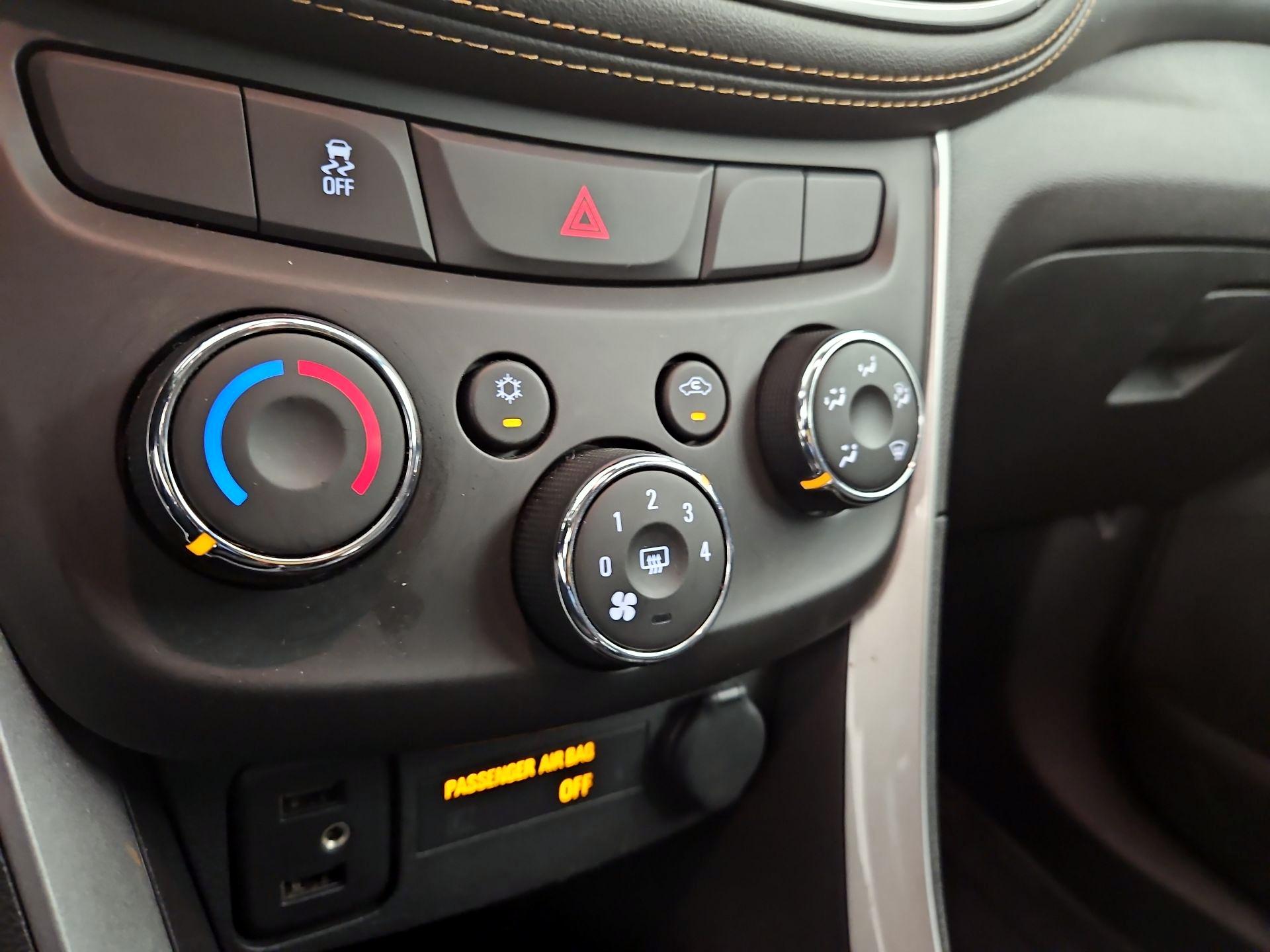 Thumbnail: 2020 Chevrolet Trax - 16