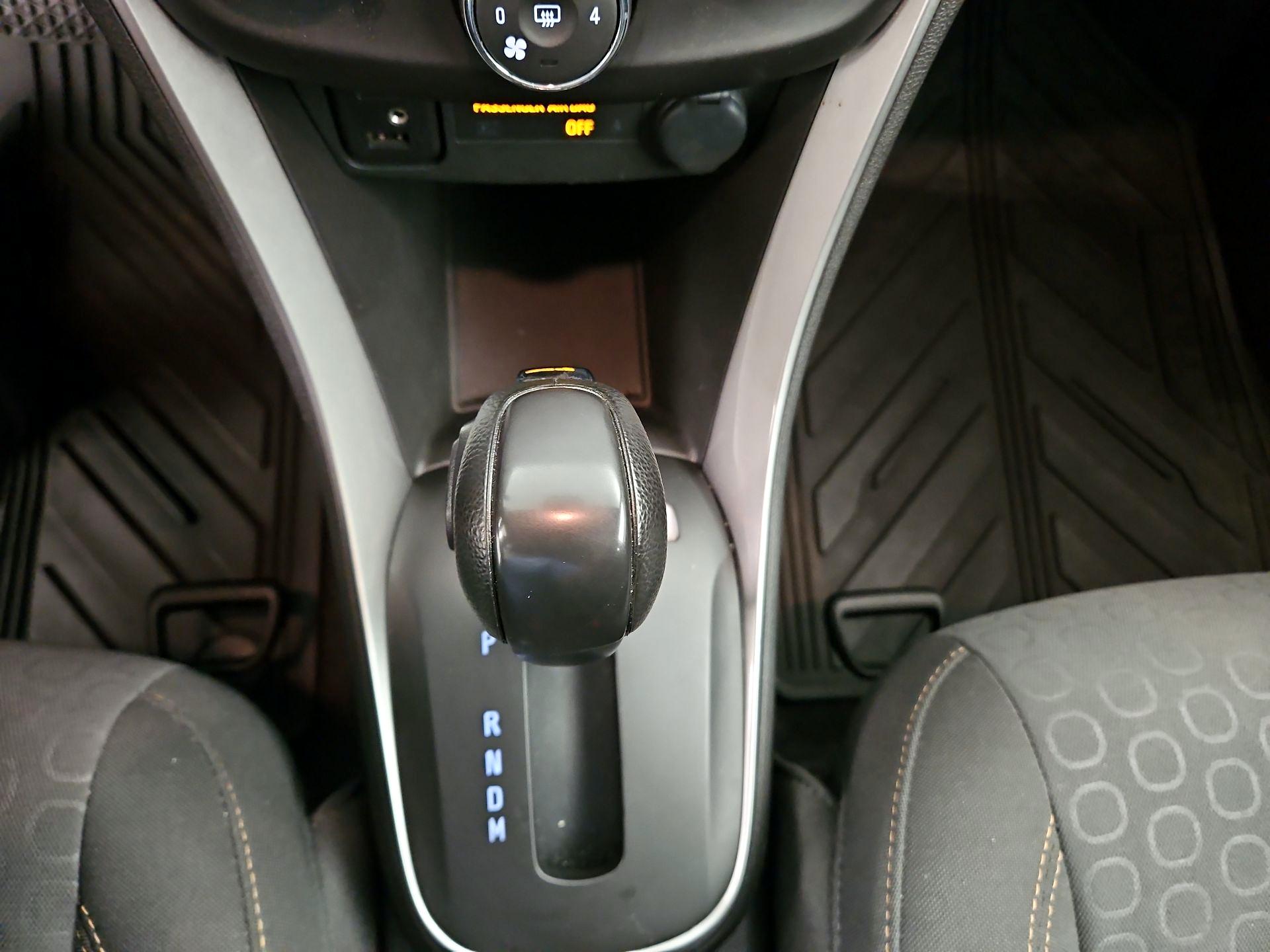 Thumbnail: 2020 Chevrolet Trax - 17