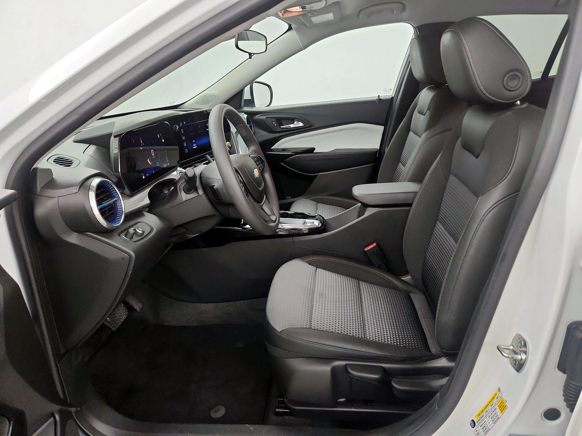 Thumbnail: 2025 Chevrolet Trax - 11