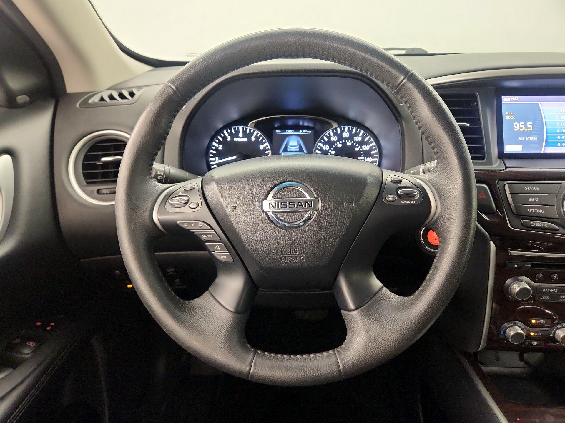 Thumbnail: 2015 Nissan Pathfinder - 10