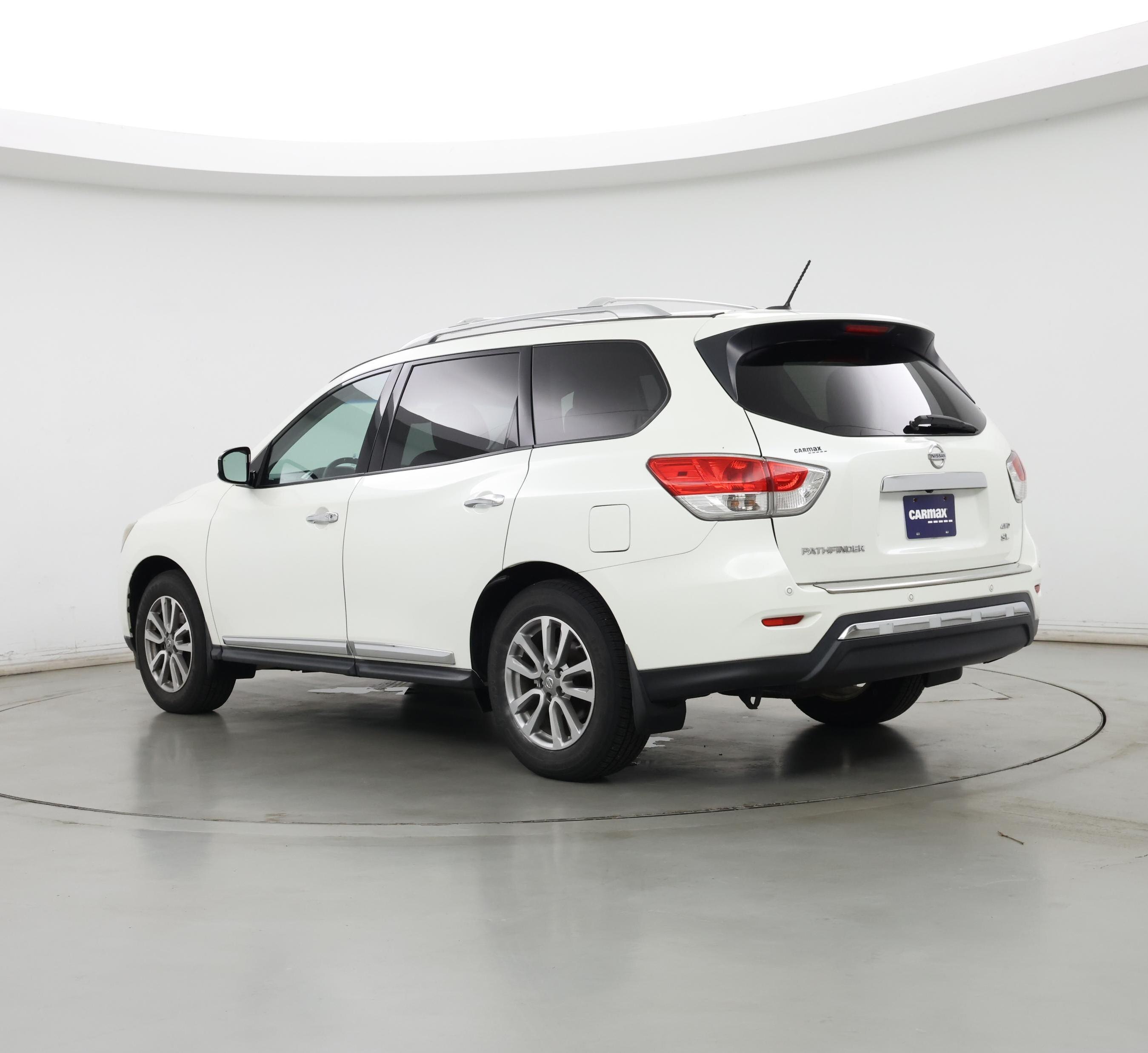 Thumbnail: 2015 Nissan Pathfinder - 2