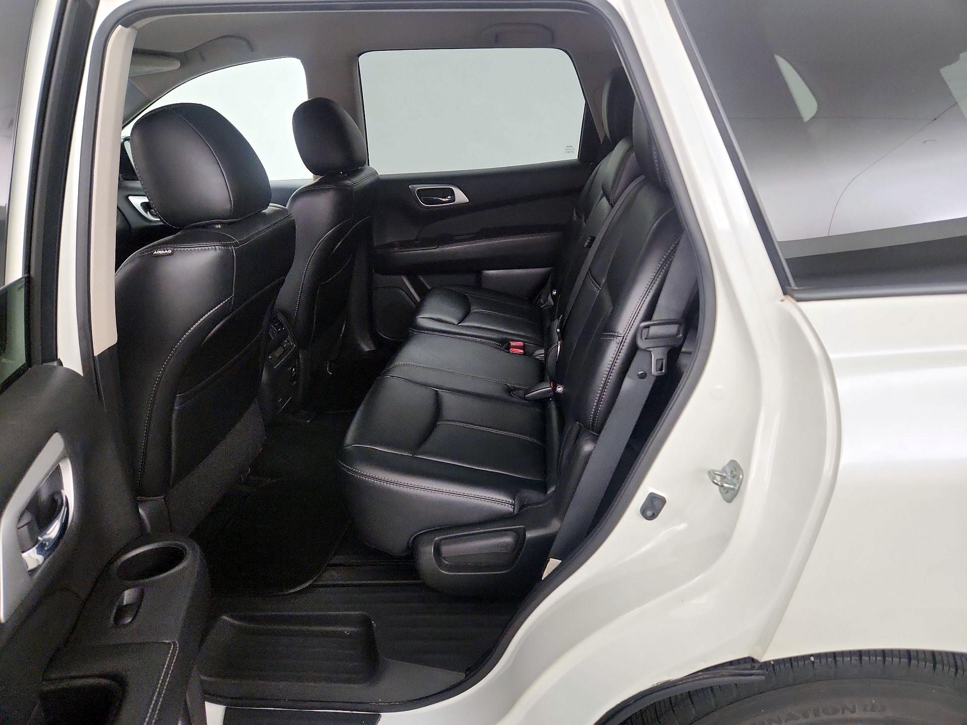 Thumbnail: 2015 Nissan Pathfinder - 19