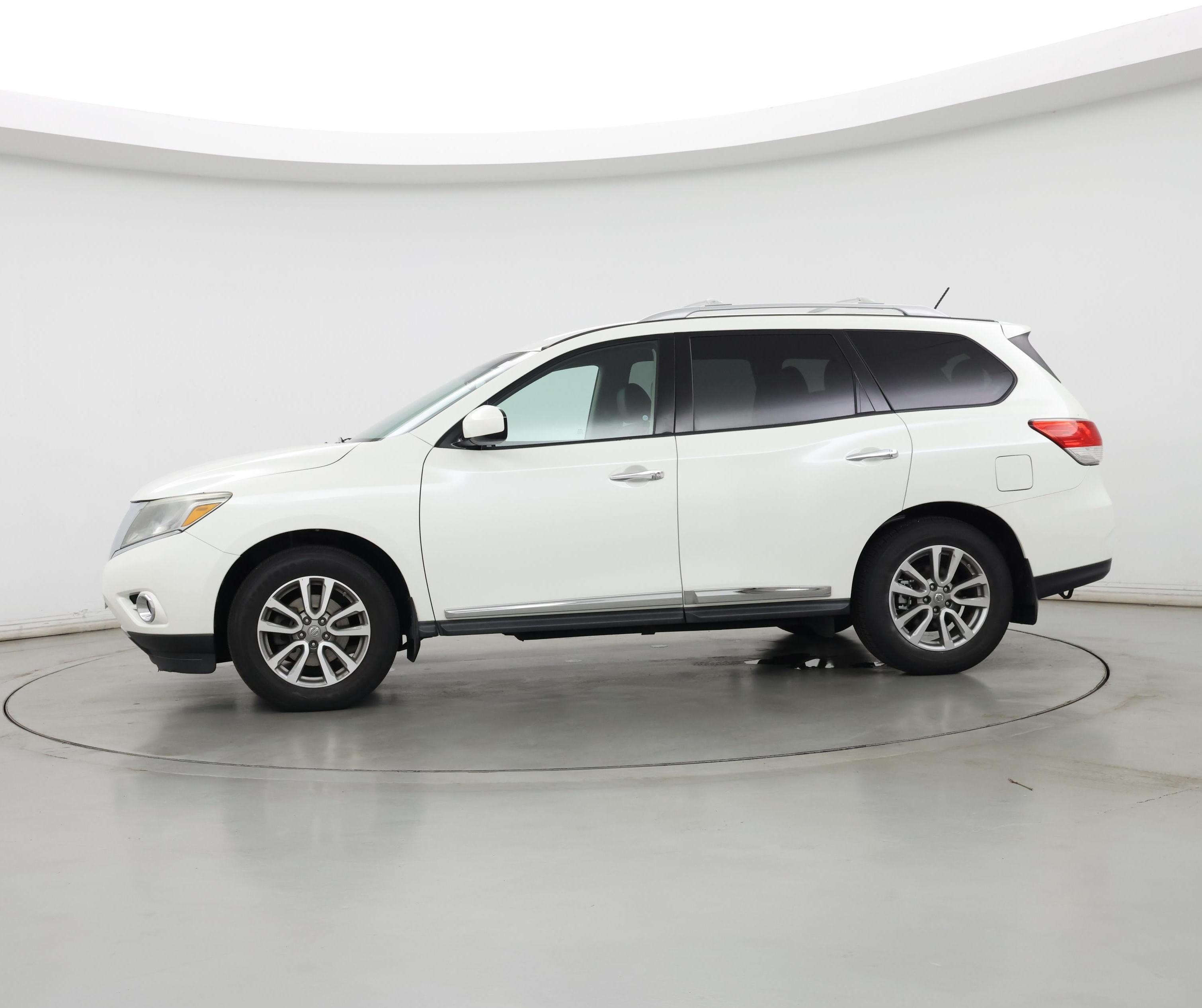 Thumbnail: 2015 Nissan Pathfinder - 3