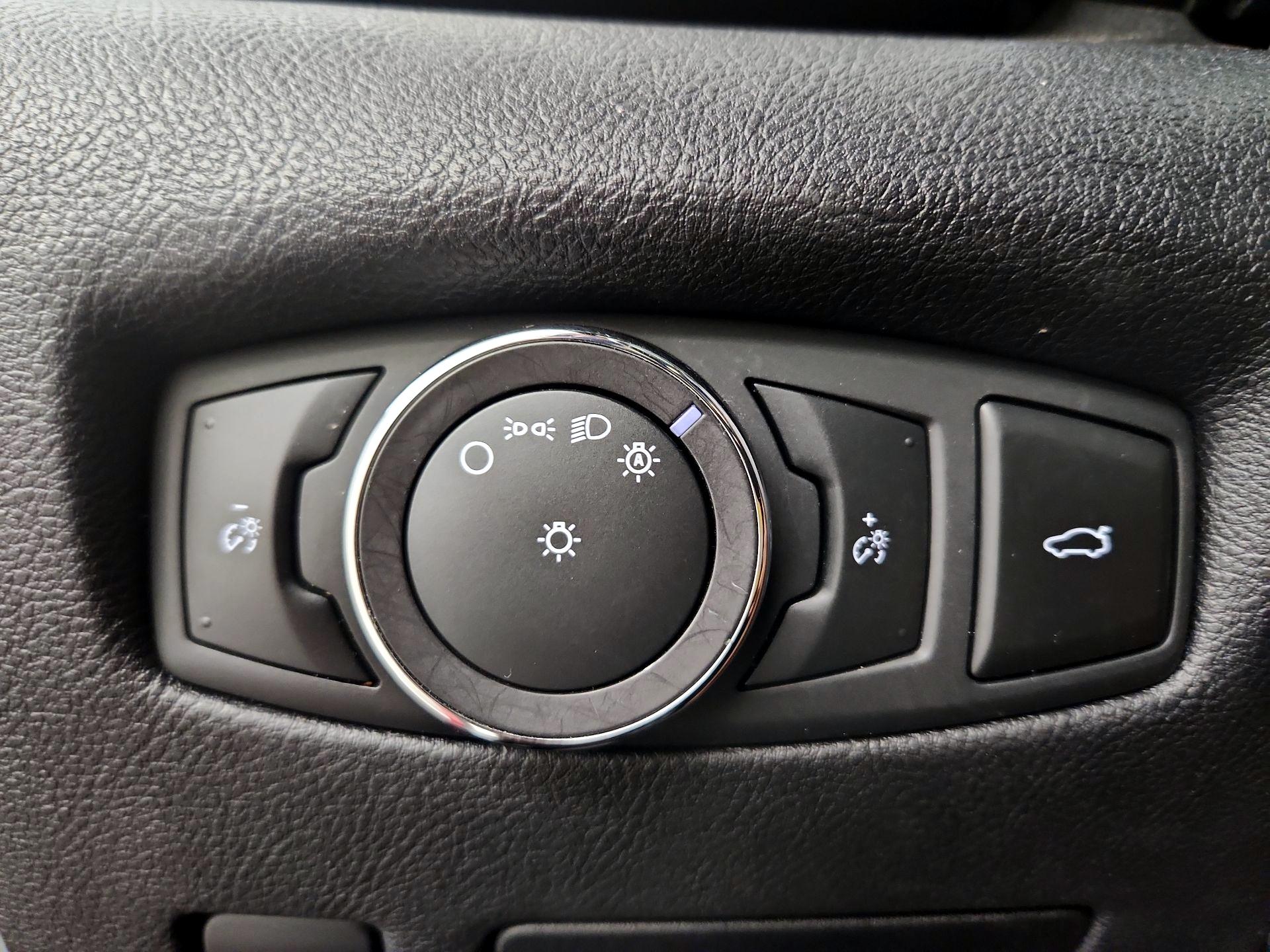 Thumbnail: 2019 Lincoln Continental - 13