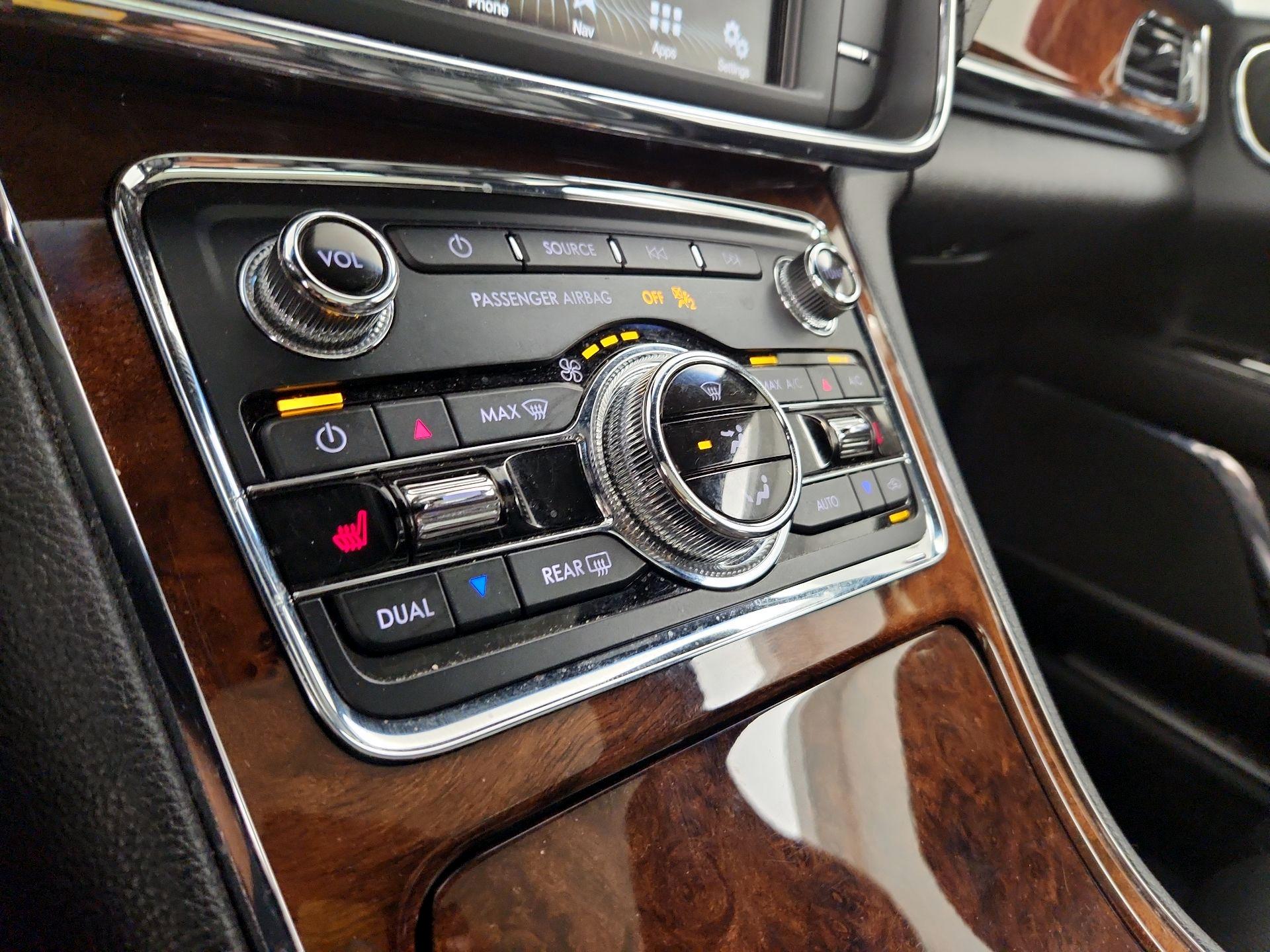 Thumbnail: 2019 Lincoln Continental - 17