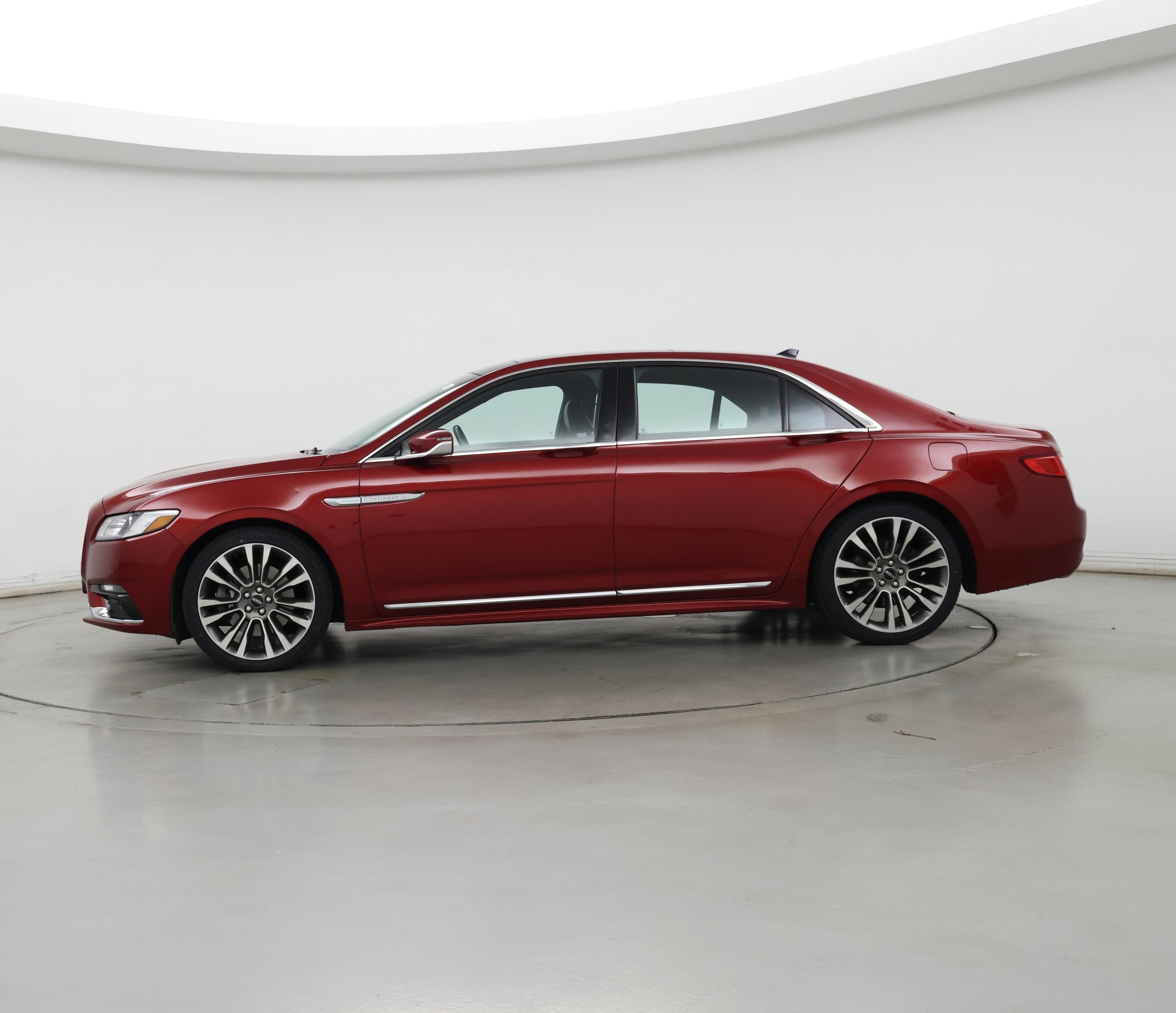 Thumbnail: 2019 Lincoln Continental - 3