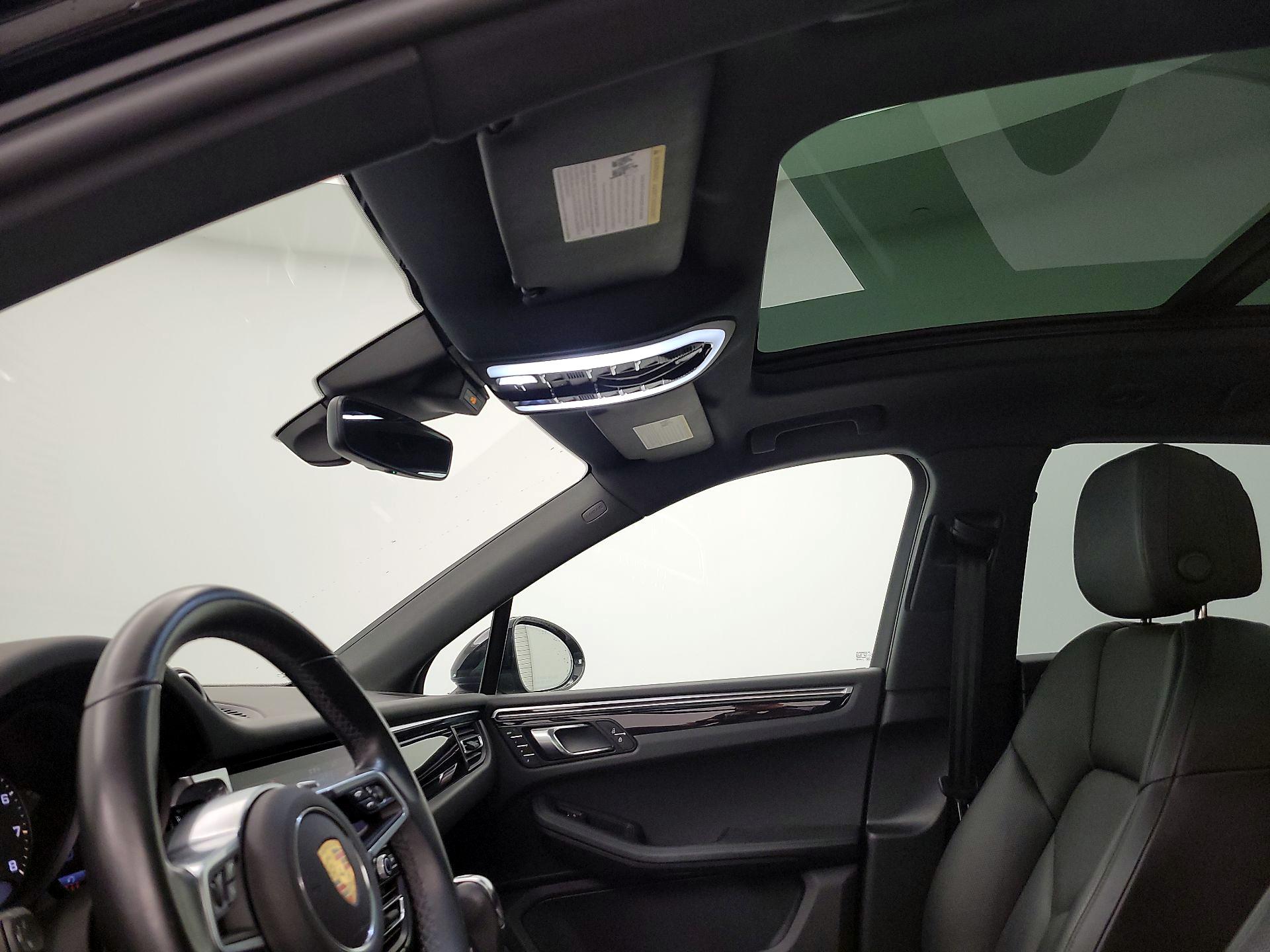 Thumbnail: 2021 Porsche Macan - 20