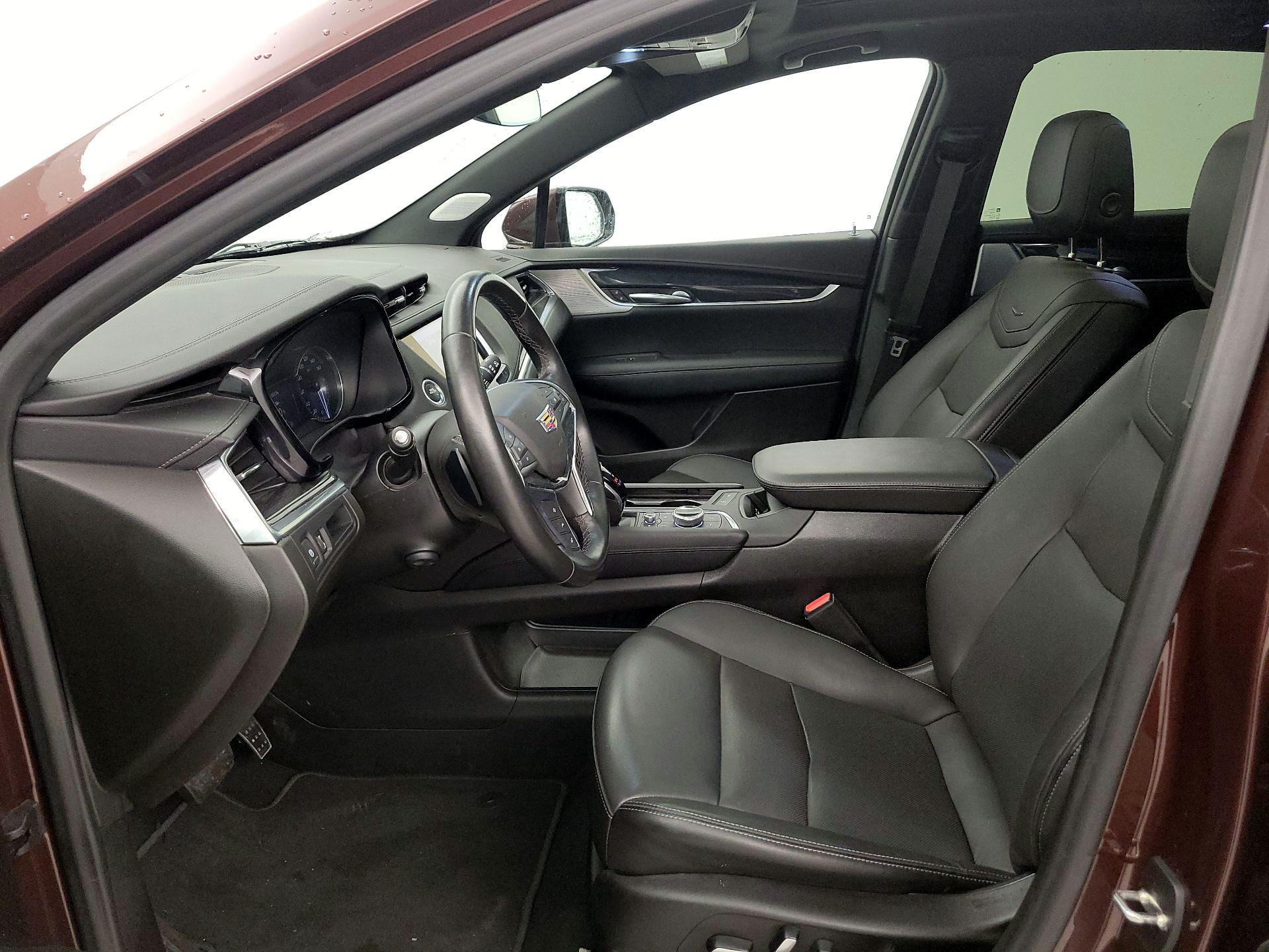 Thumbnail: 2022 Cadillac XT5 - 11