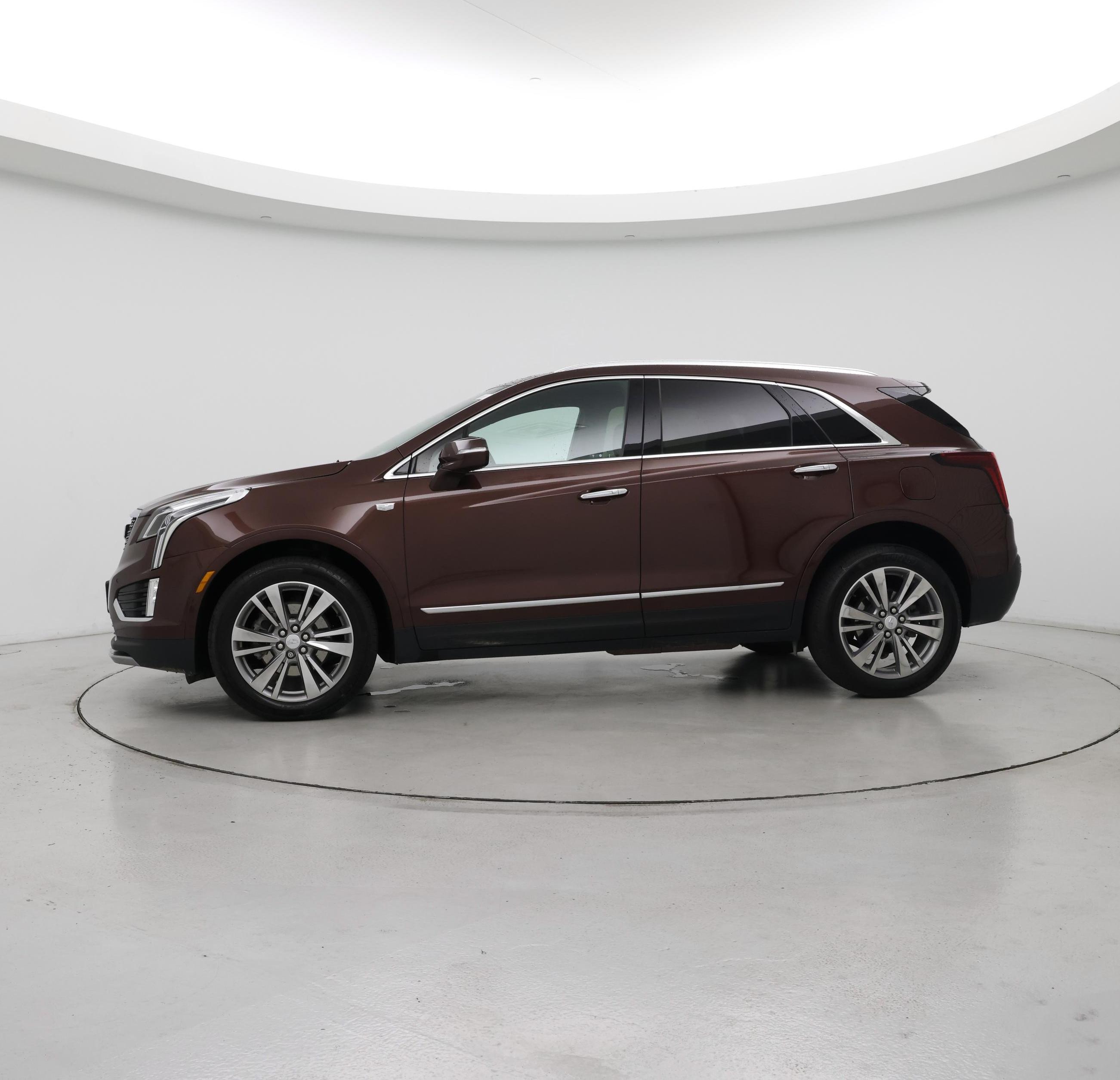 Thumbnail: 2022 Cadillac XT5 - 3