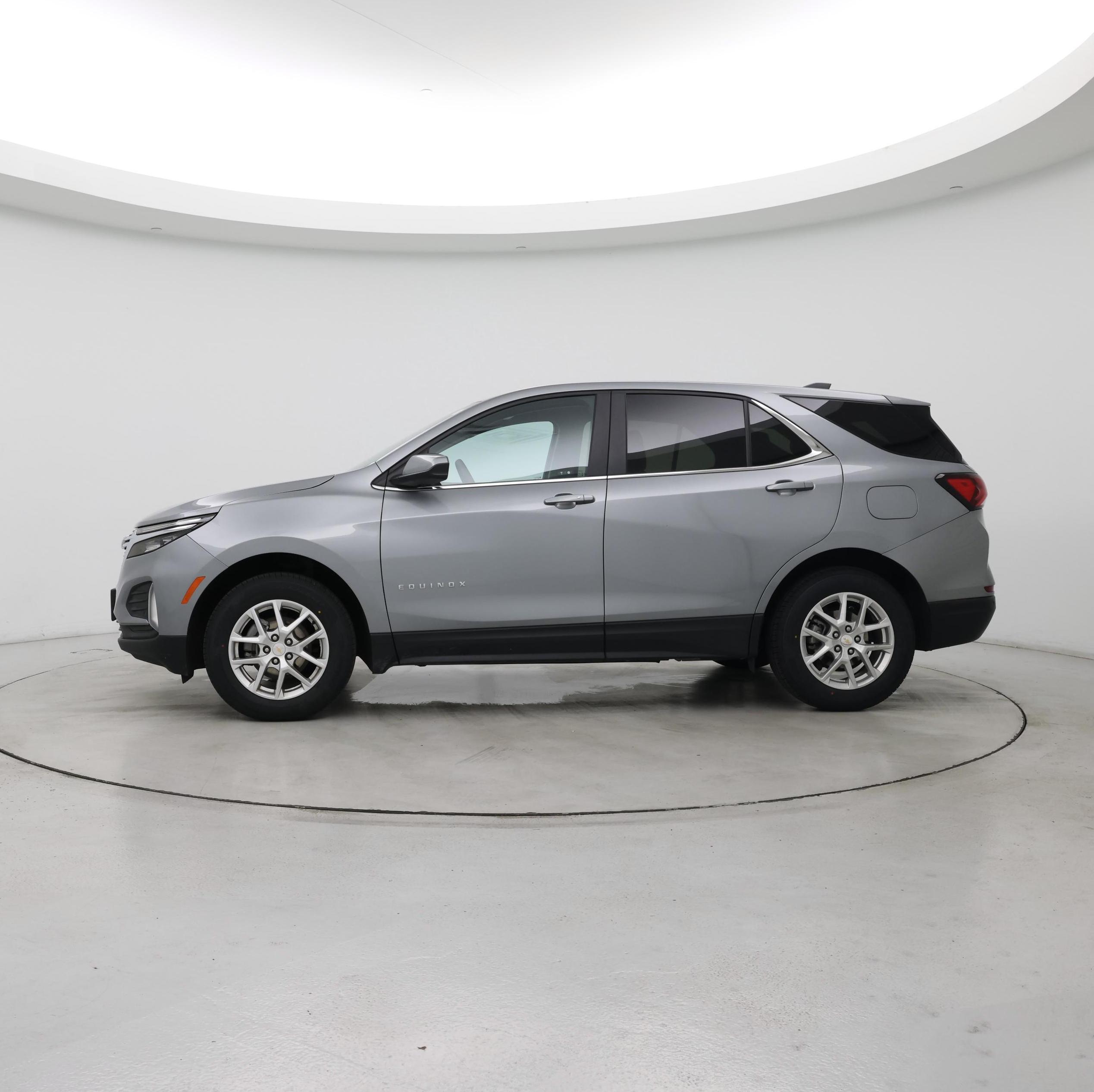 Thumbnail: 2023 Chevrolet Equinox - 3