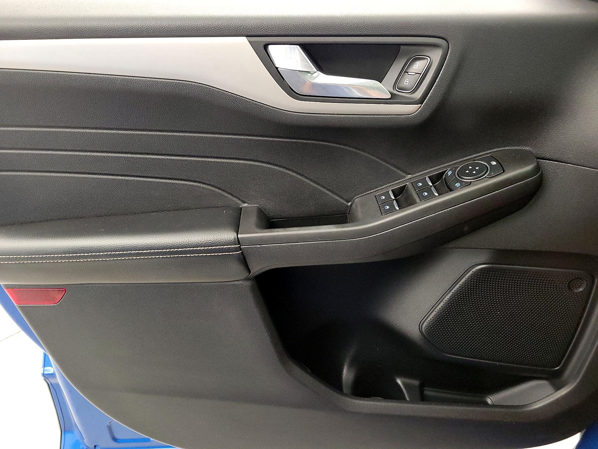 Thumbnail: 2021 Ford Escape - 12