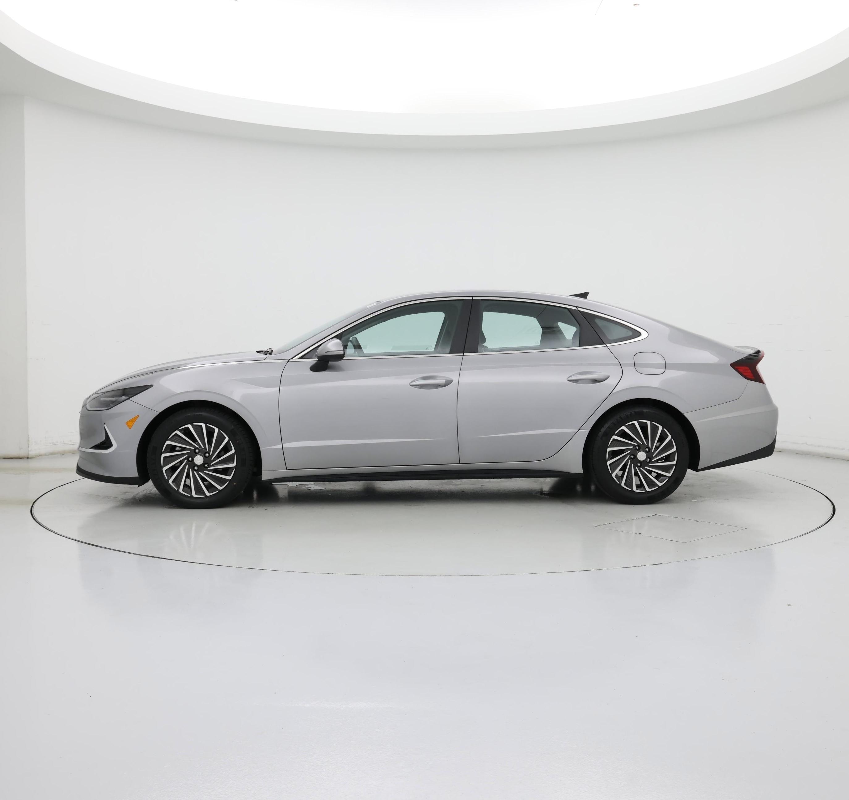 Thumbnail: 2023 Hyundai Sonata - 3