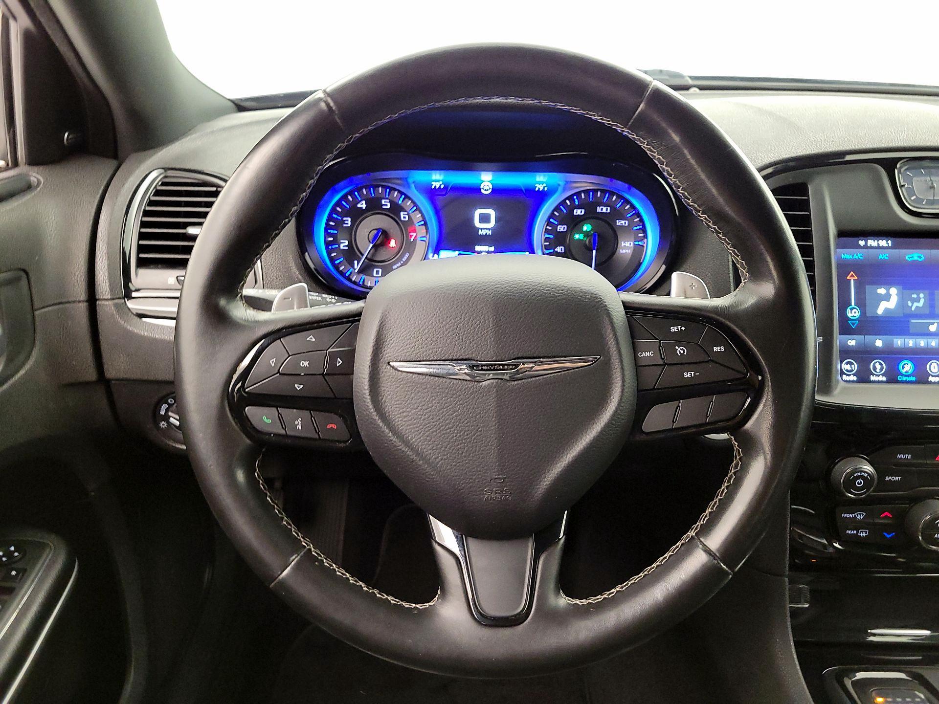 Thumbnail: 2019 Chrysler 300 - 10