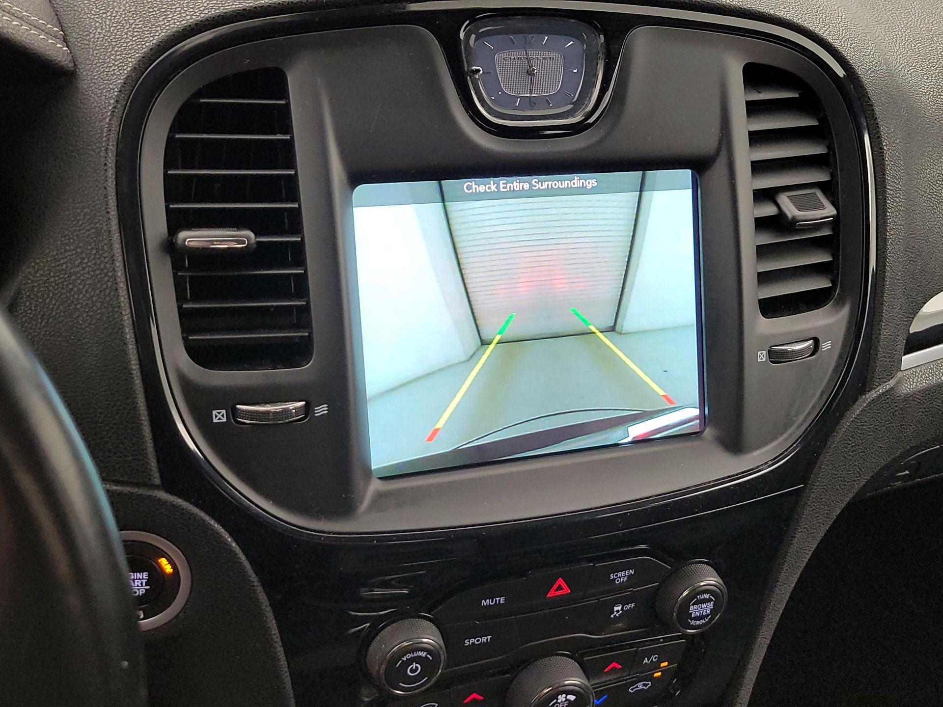 Thumbnail: 2019 Chrysler 300 - 14