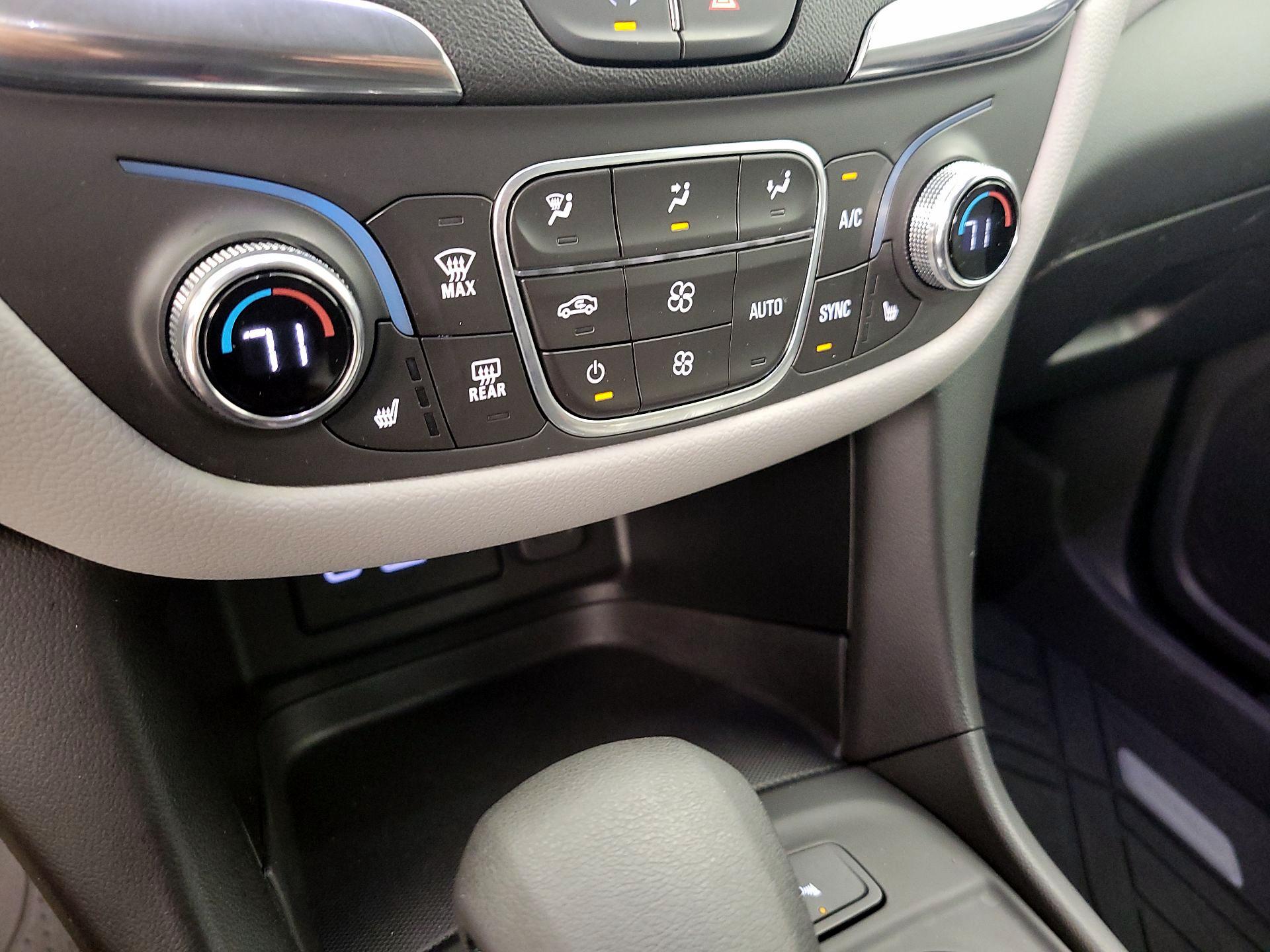 Thumbnail: 2022 Chevrolet Equinox - 16