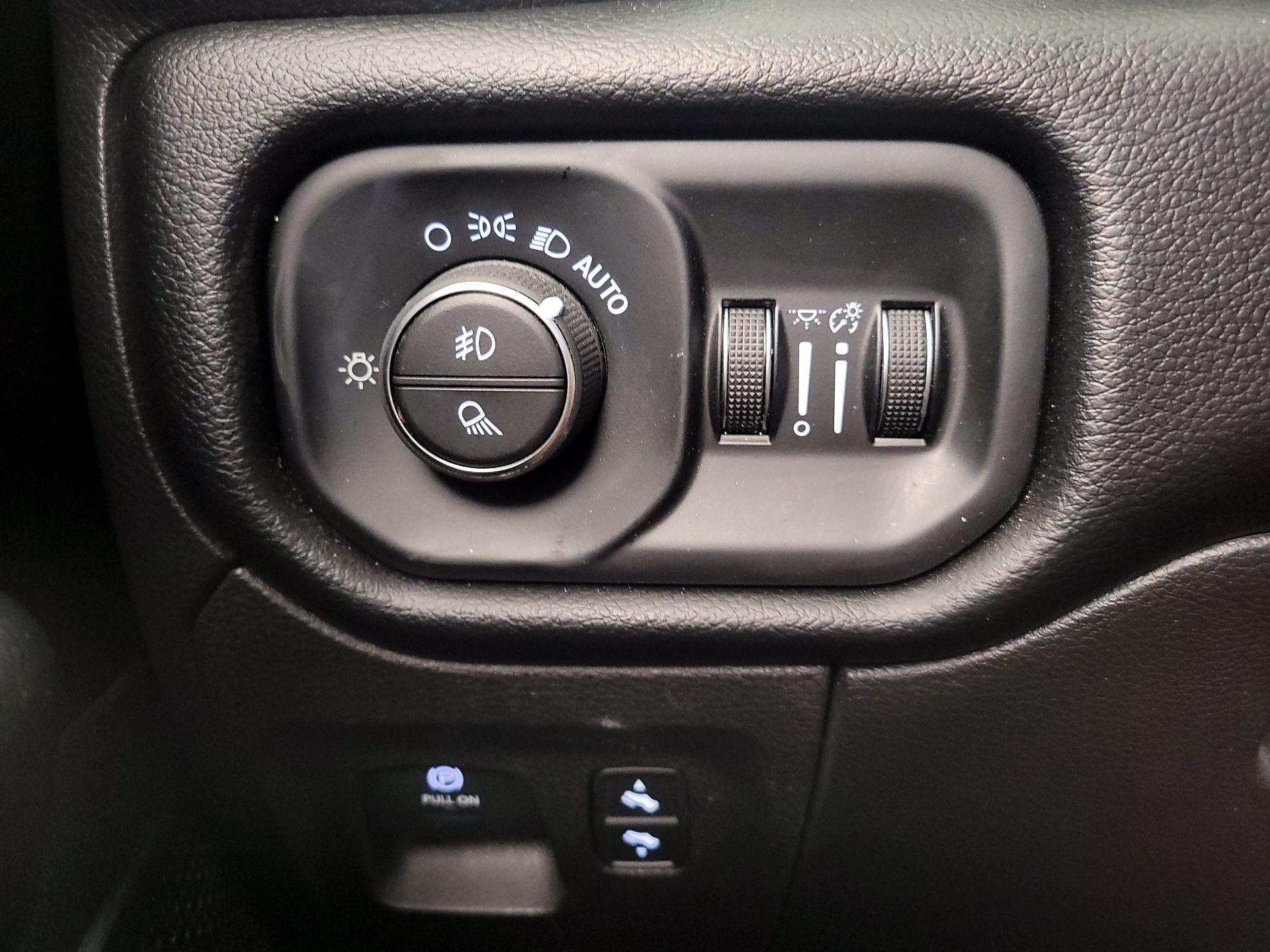 Thumbnail: 2019 RAM 1500 - 13