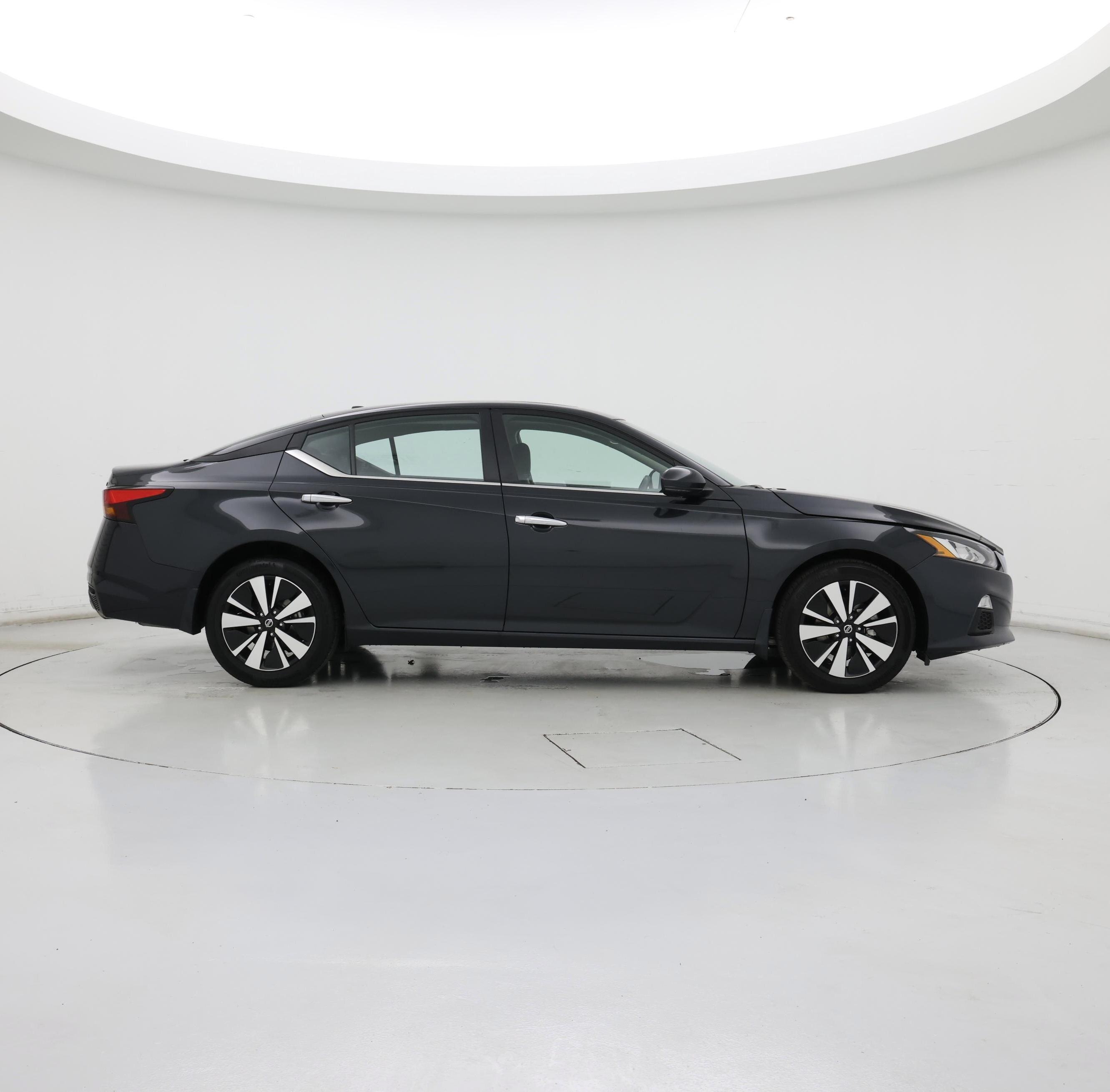 Thumbnail: 2022 Nissan Altima - 7