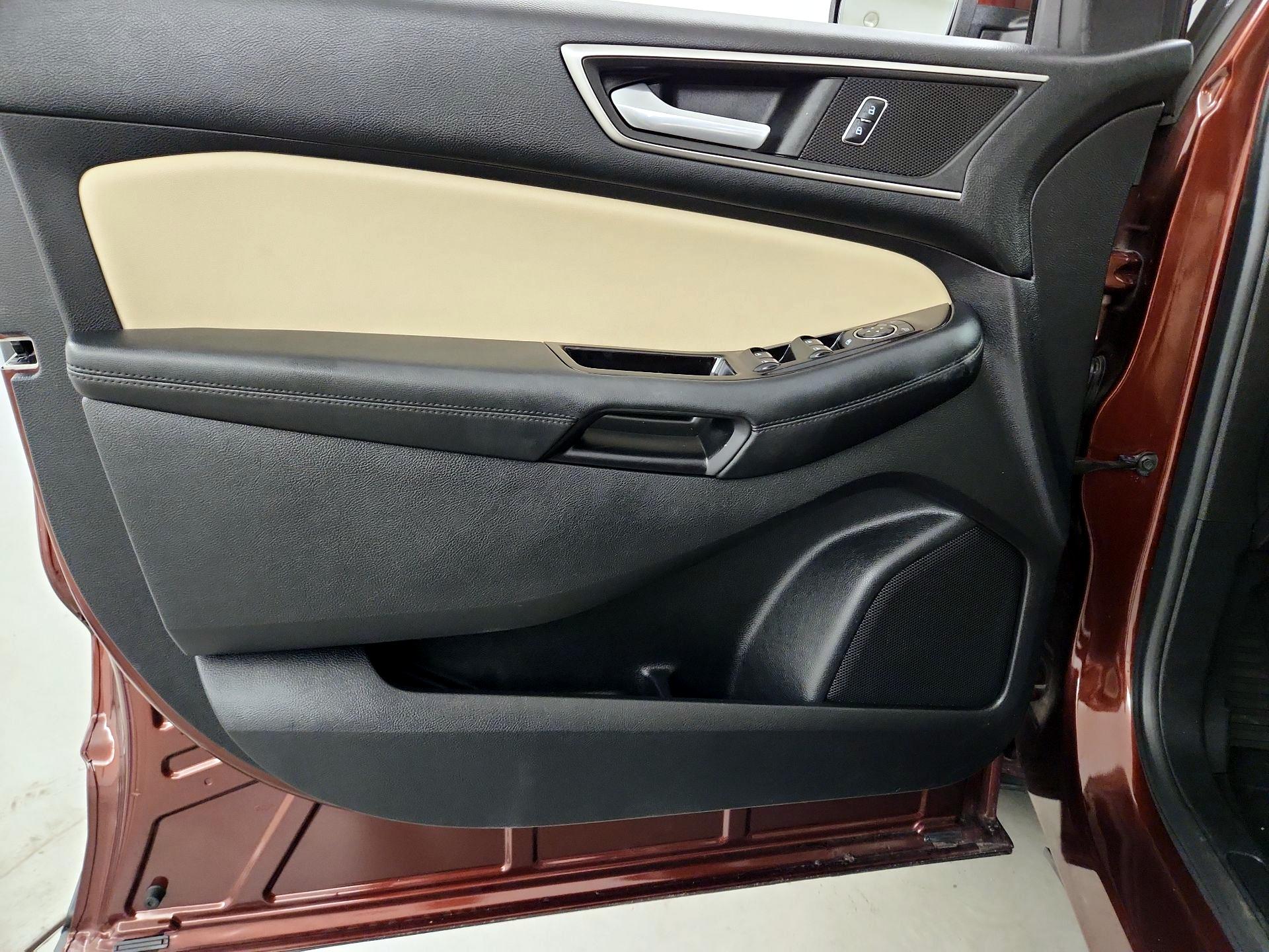 Thumbnail: 2015 Ford Edge - 12